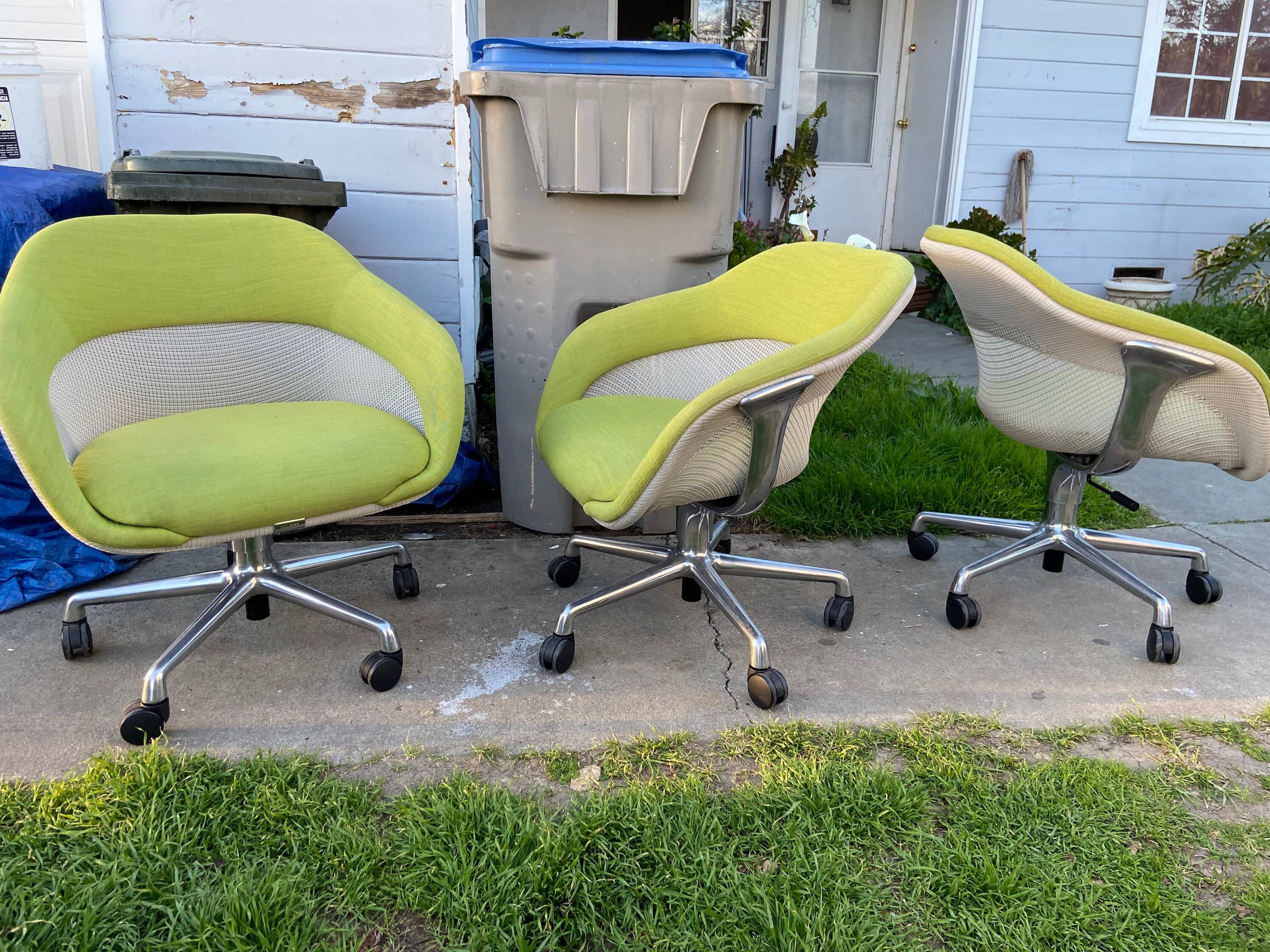 Steelcase coalesse s-w1 lounge chairs some scuffs and spots - Thumbnail 7