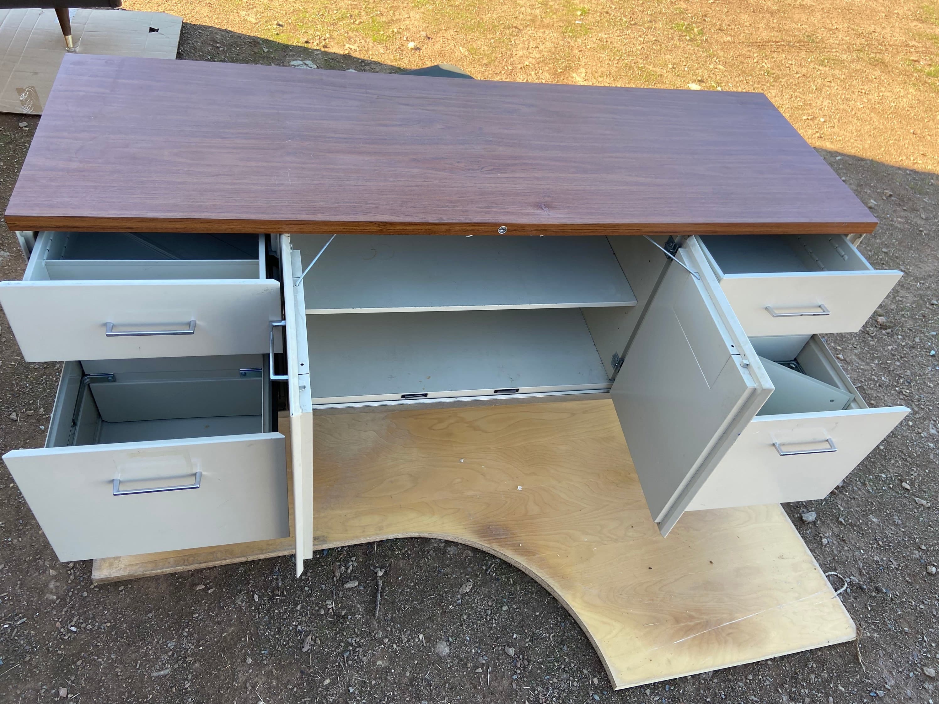 Steelcase vintage metal tanker credenza - Thumbnail 3