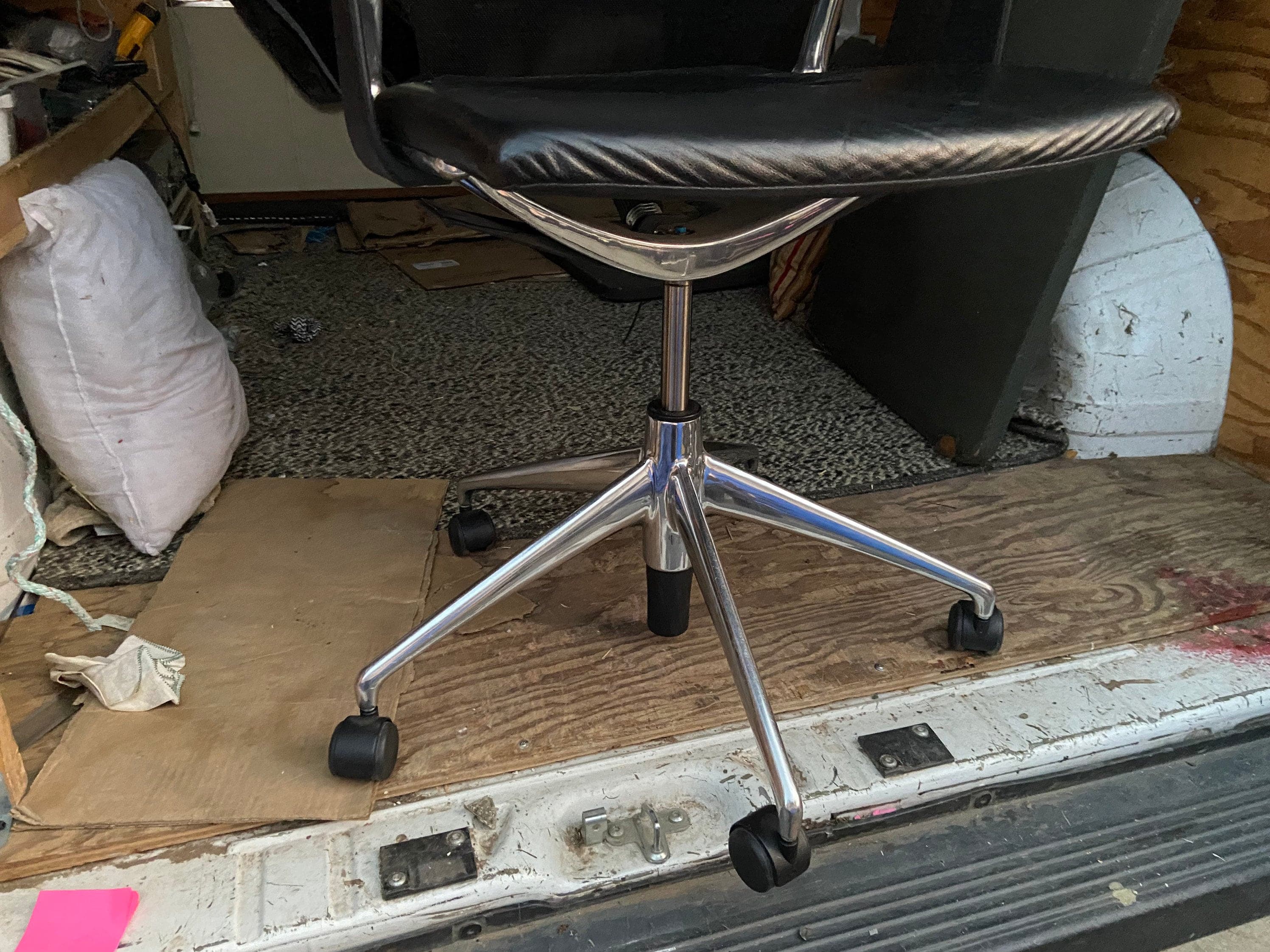 2000 Vitra Meda desk chair in black leather and polished aluminum by Alberto Meda - Thumbnail 7