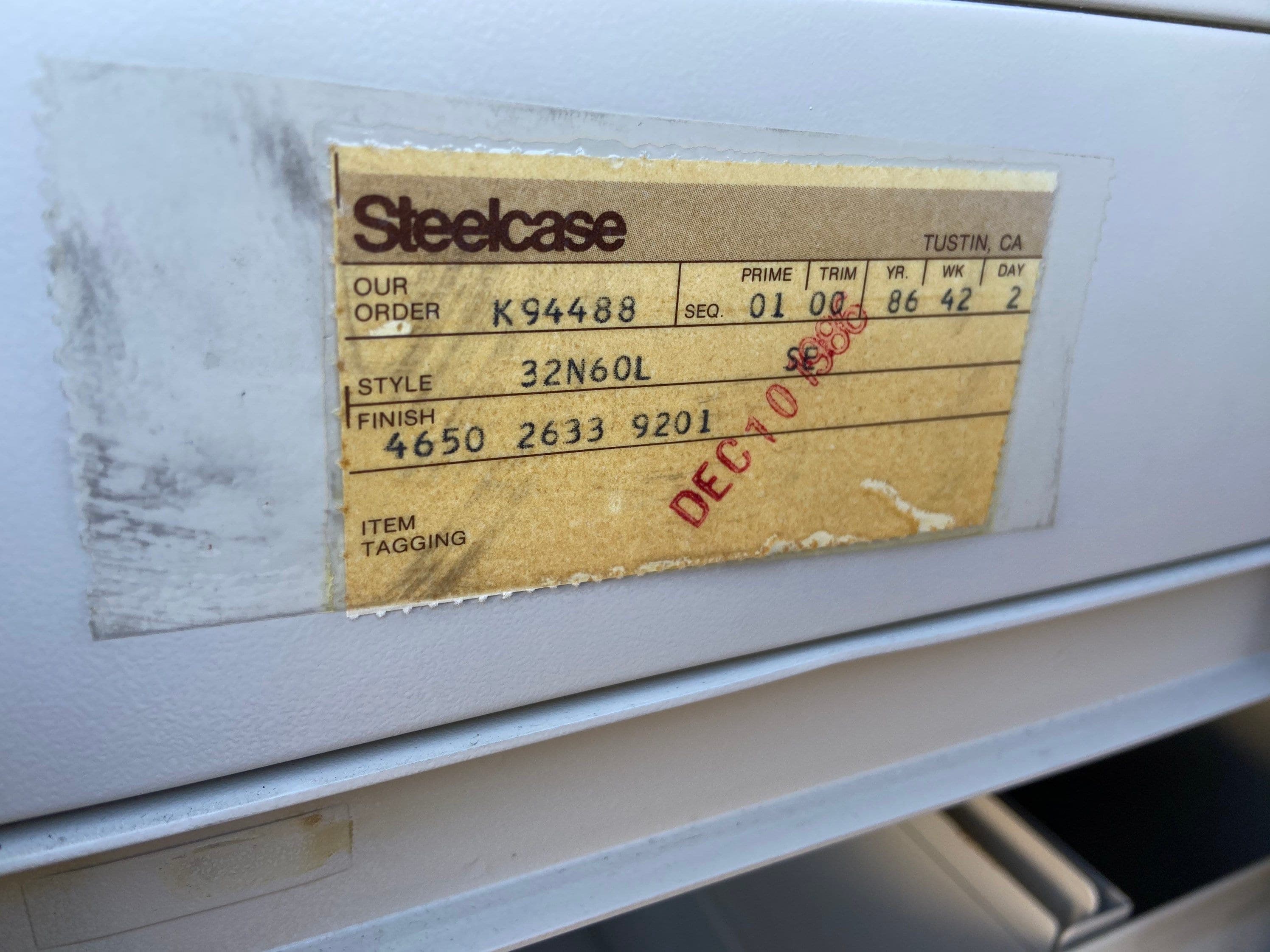 Steelcase vintage metal tanker credenza - Thumbnail 6