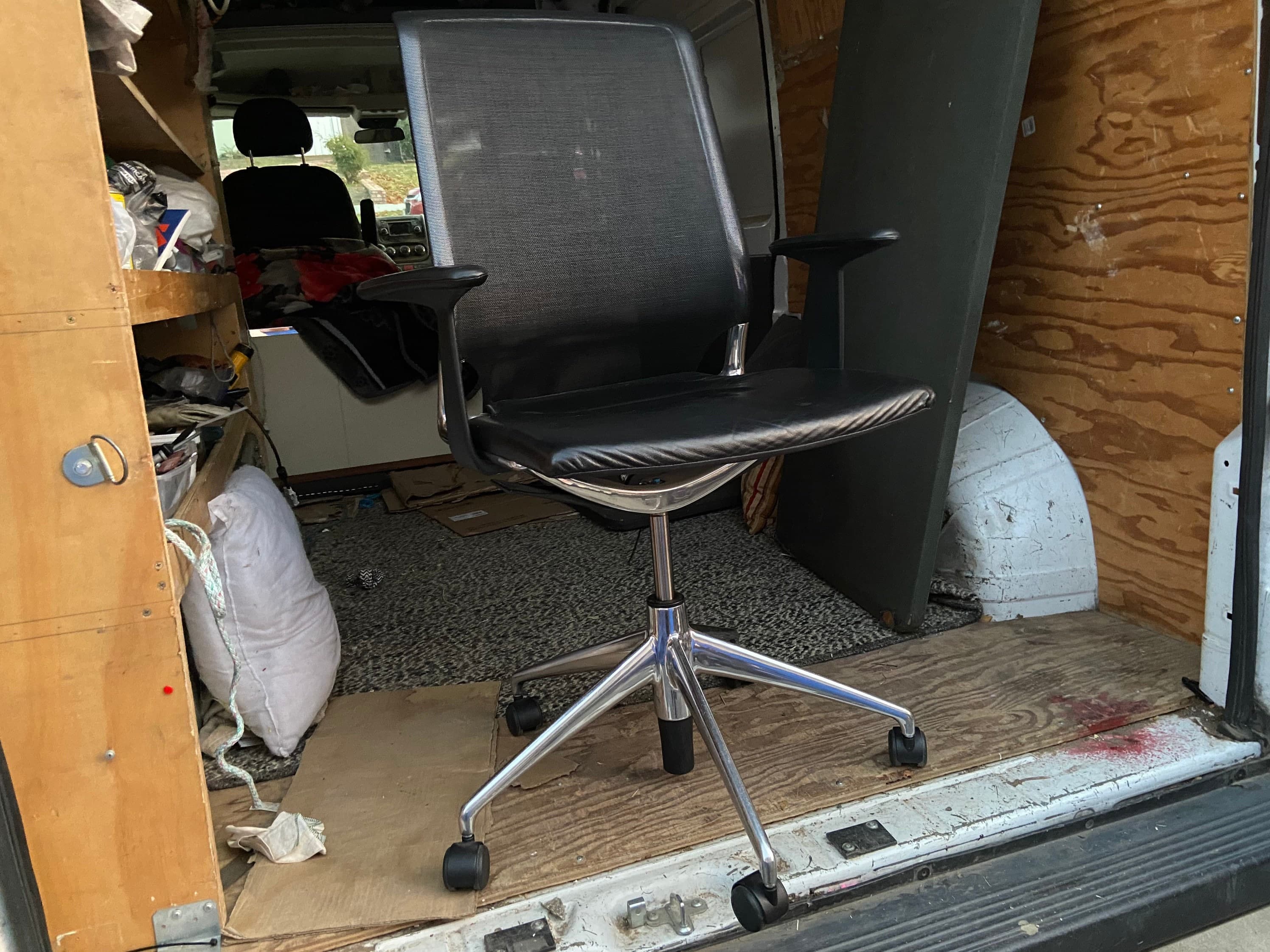 2000 Vitra Meda desk chair in black leather and polished aluminum by Alberto Meda - Thumbnail 9