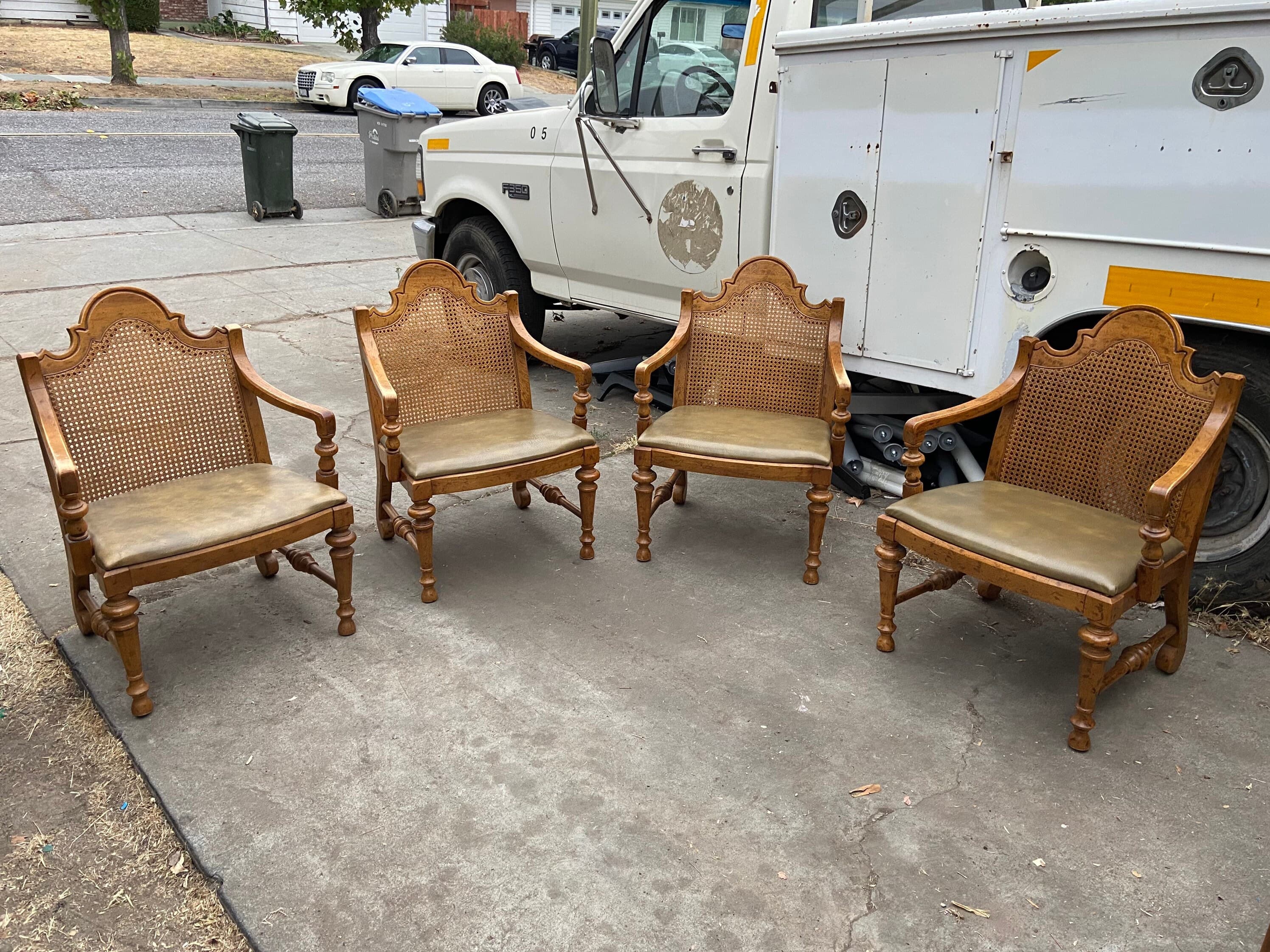 Vintage French provincial Drexel furniture arm chairs set of 4 - Image 1