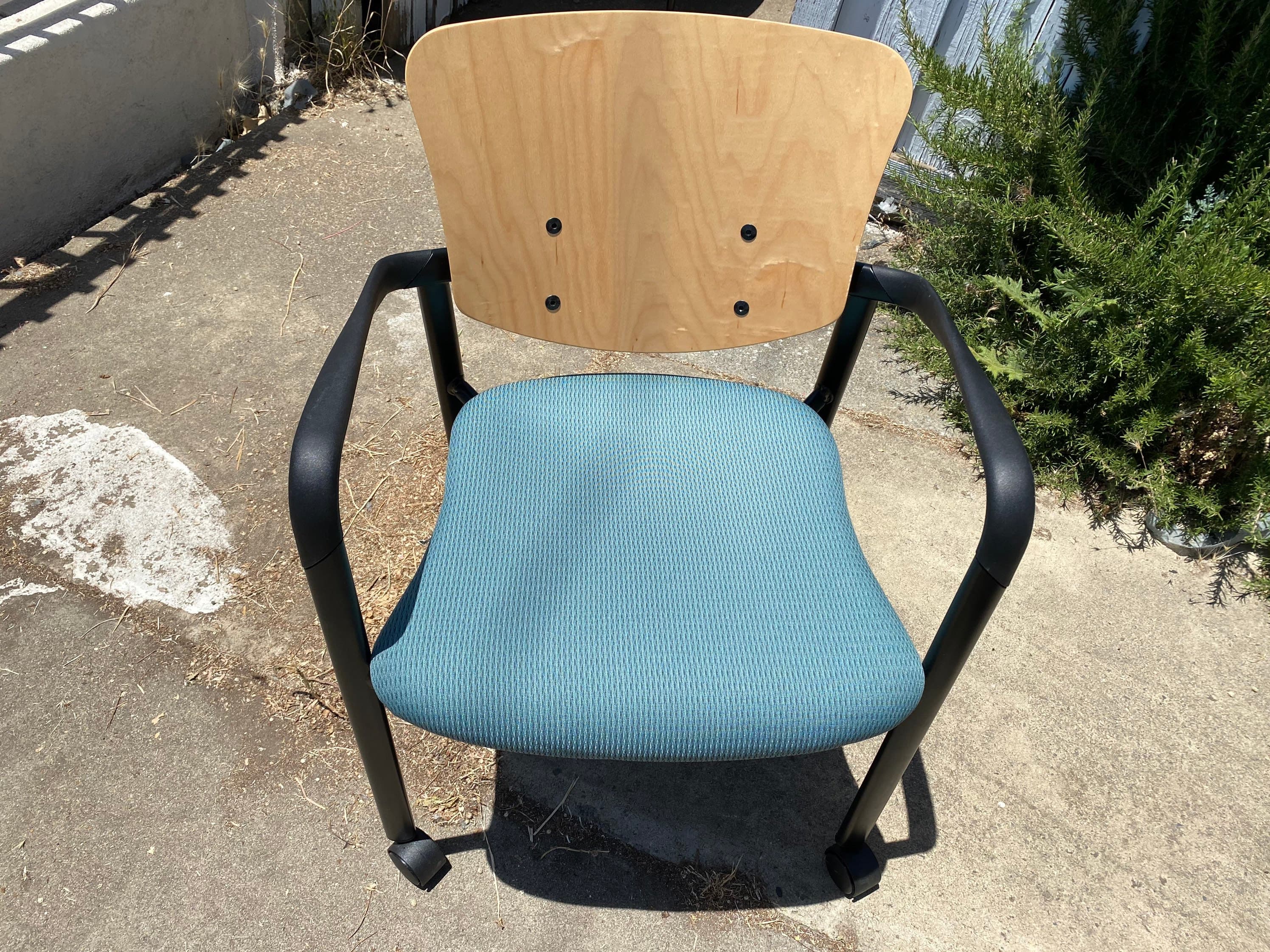 Six conference rolling chairs - Thumbnail 3