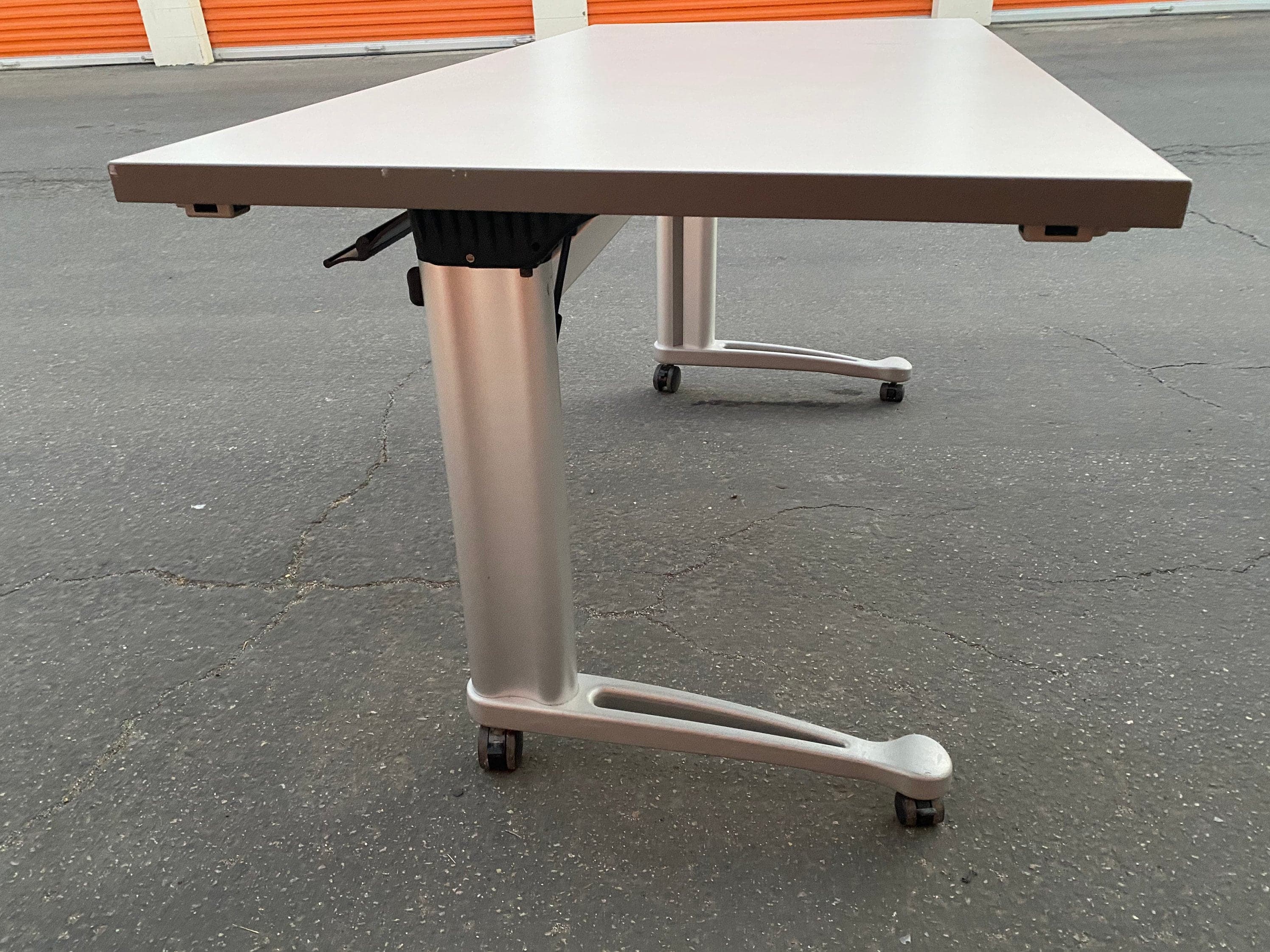 Knoll propeller designer desk table - Thumbnail 9