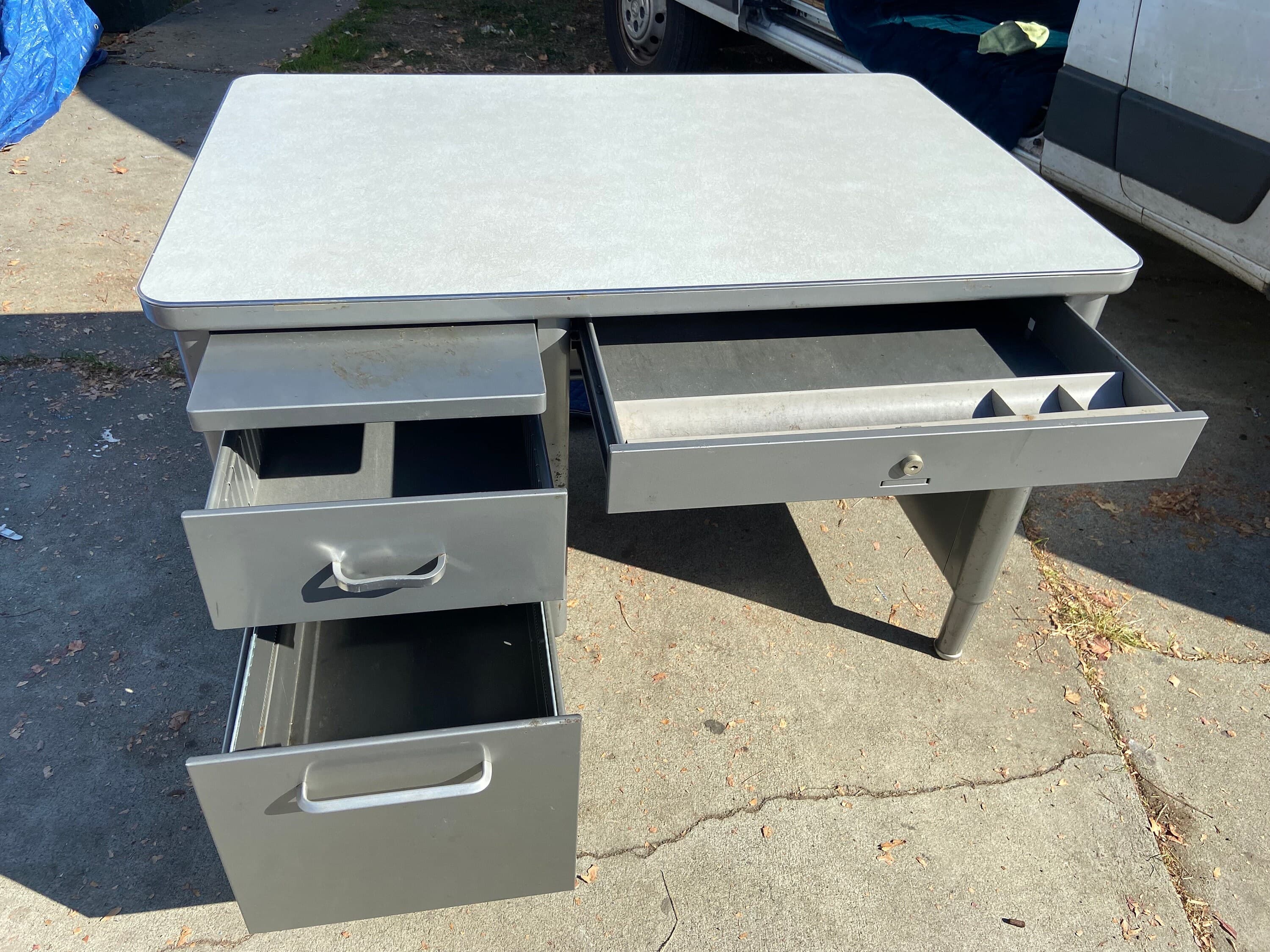 Steelcase Vintage metal tanker desk - Thumbnail 2