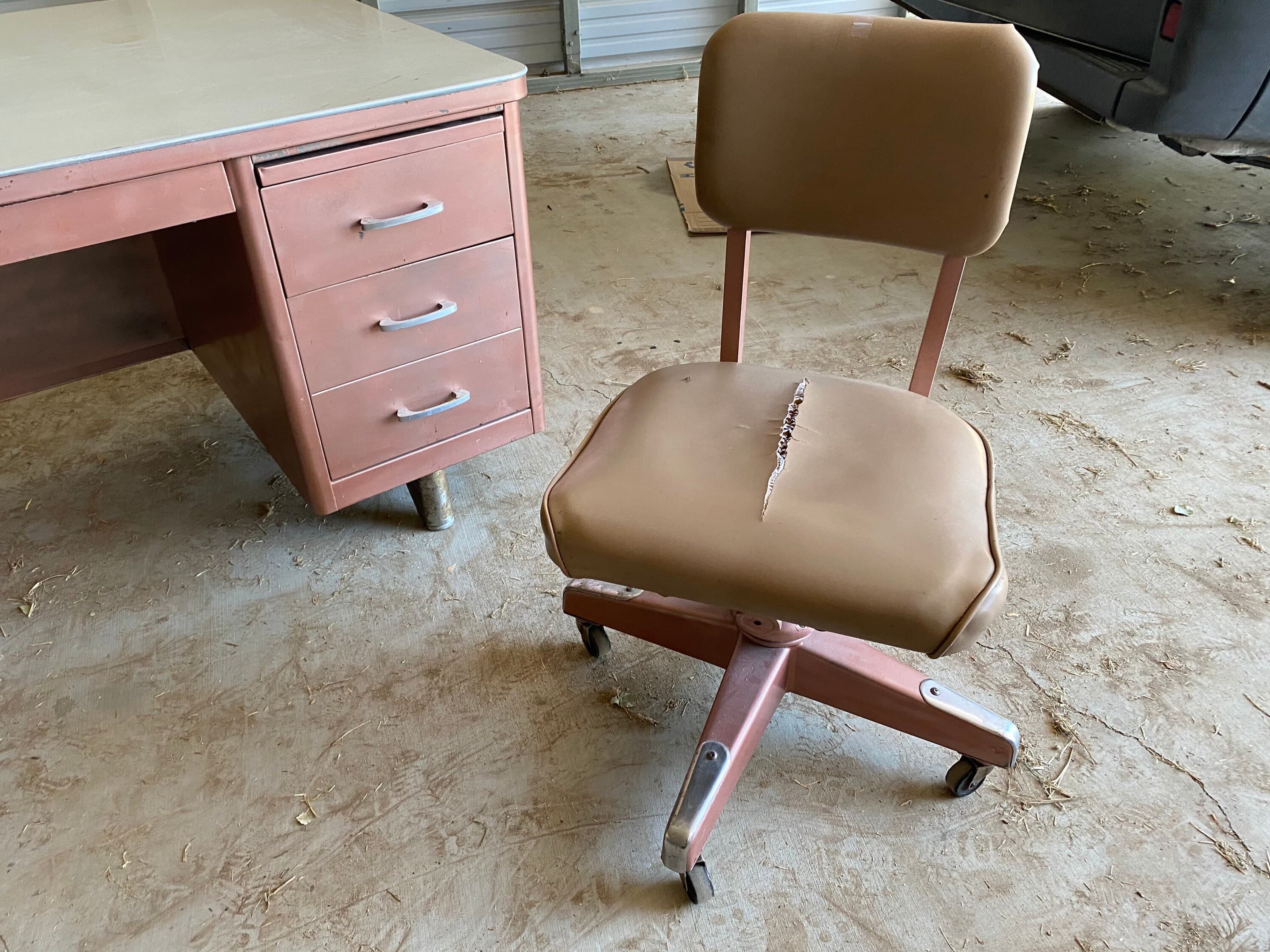 Vintage metal tanker desk set - Thumbnail 10