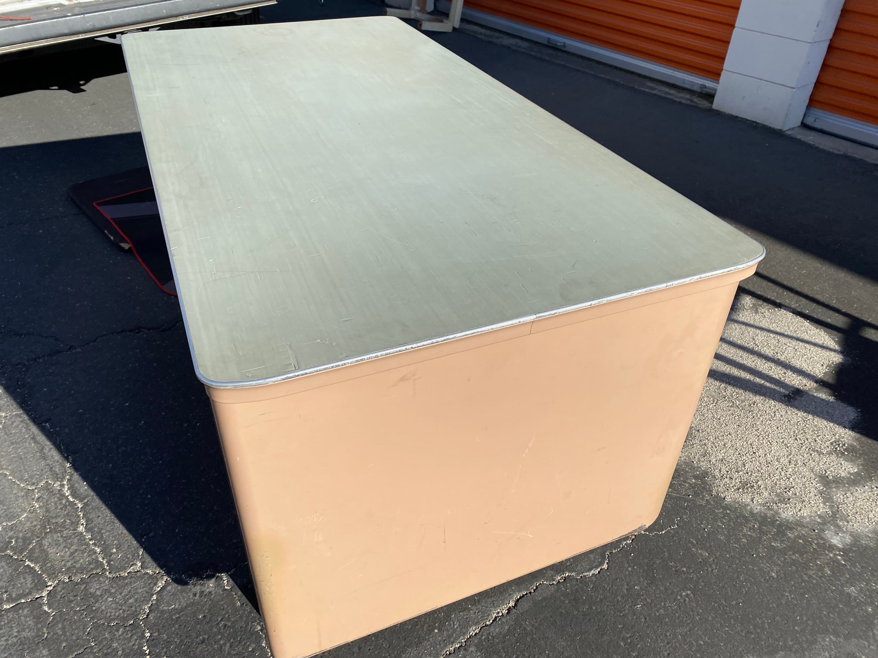 Vintage mid century modern metal tanker desk by the general fireproofing company - Thumbnail 9