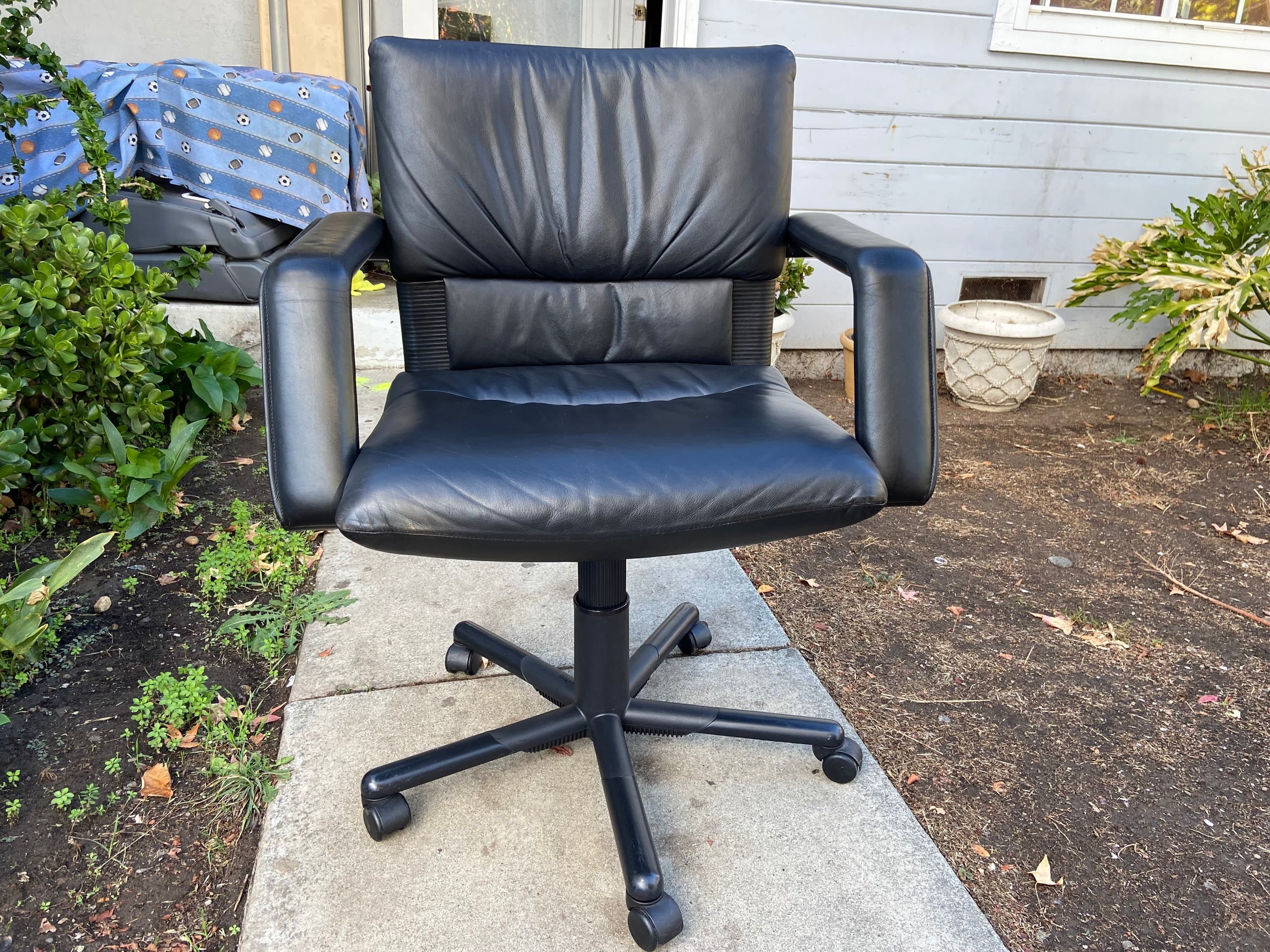 1 Mario Bellini vintage leather swivel desk chairs for vitra 8 available - Thumbnail 6