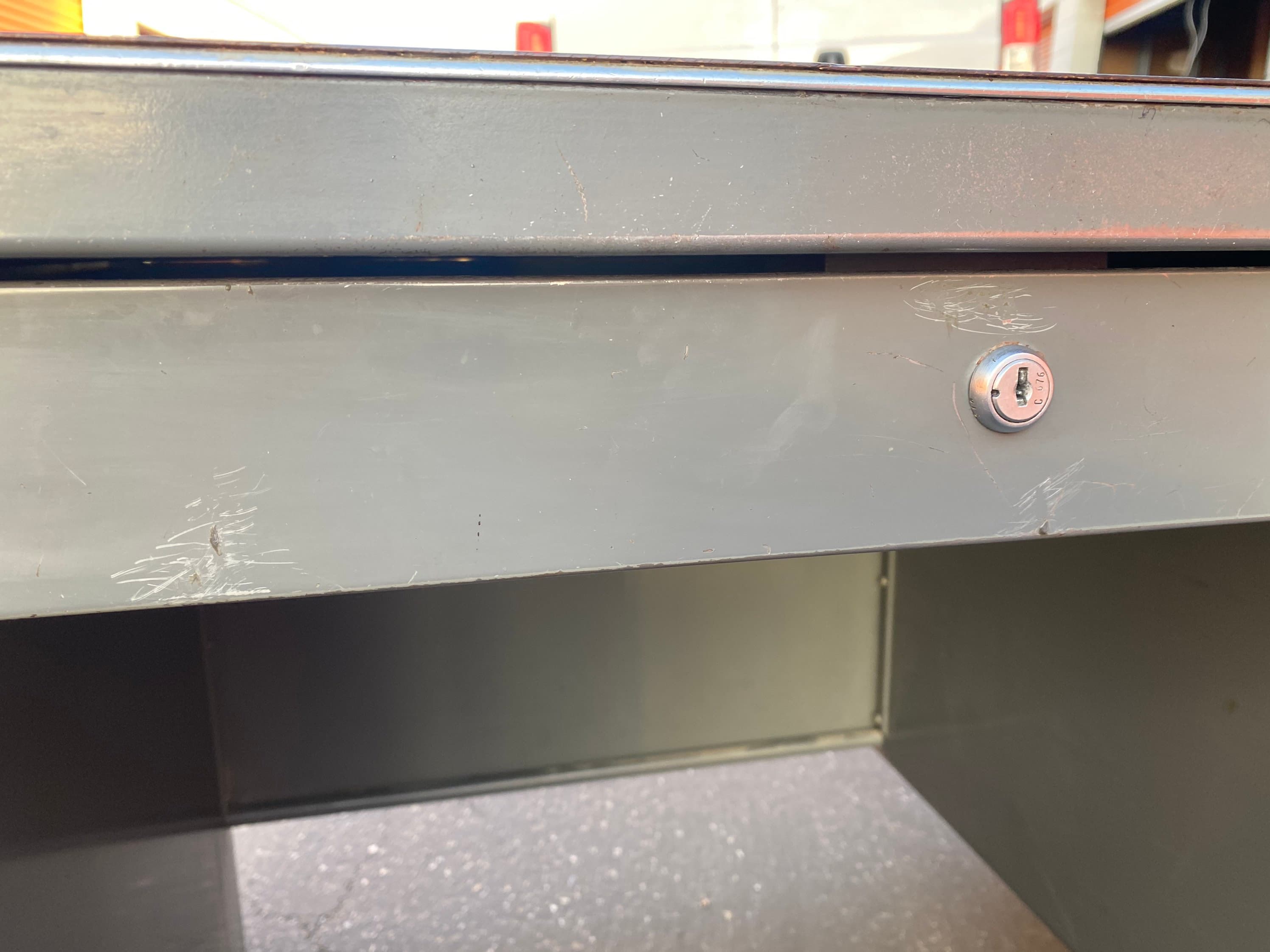 Vintage metal tanker desk - Thumbnail 4