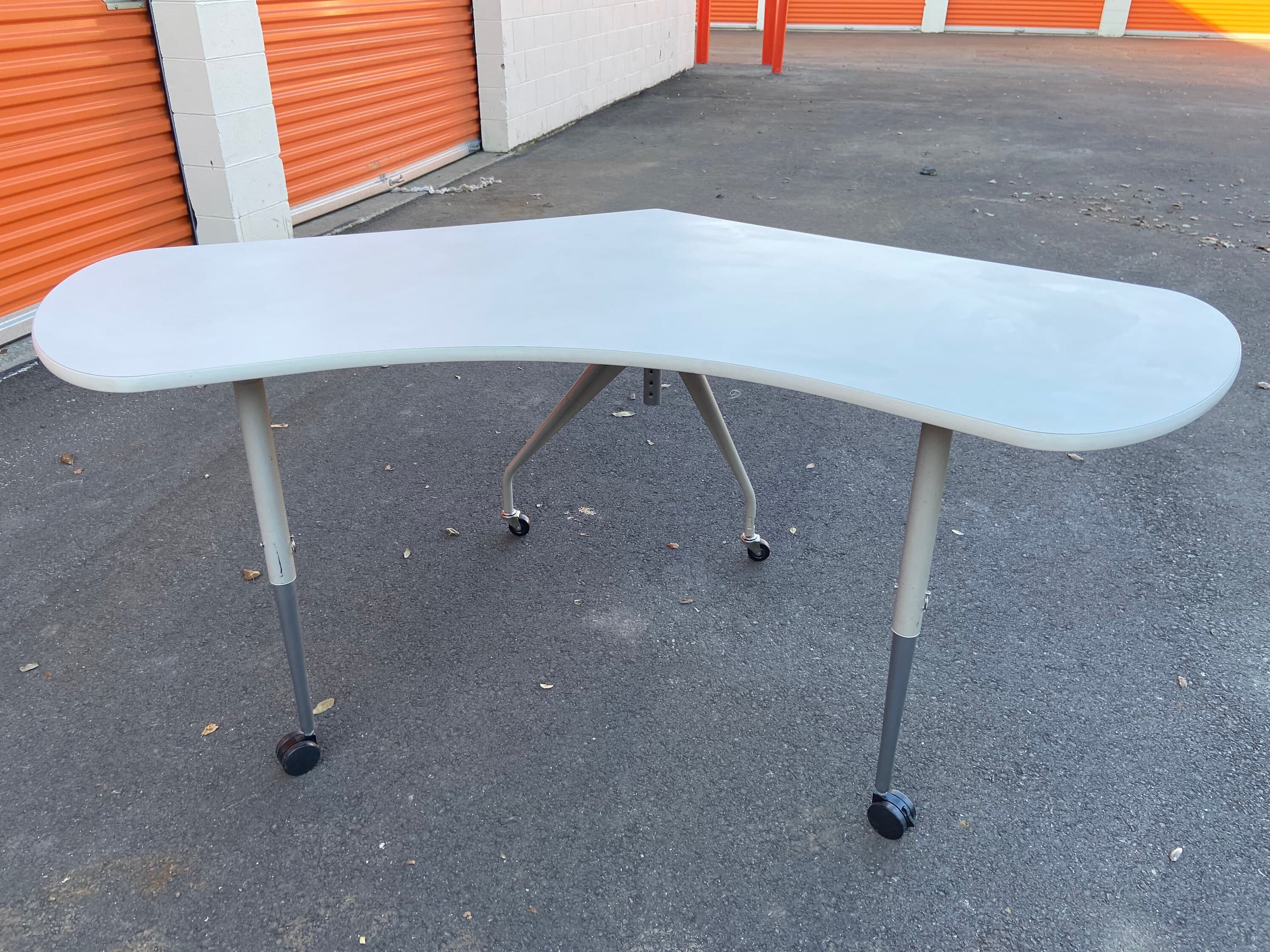 Vintage Herman Miller rolling table - Image 1