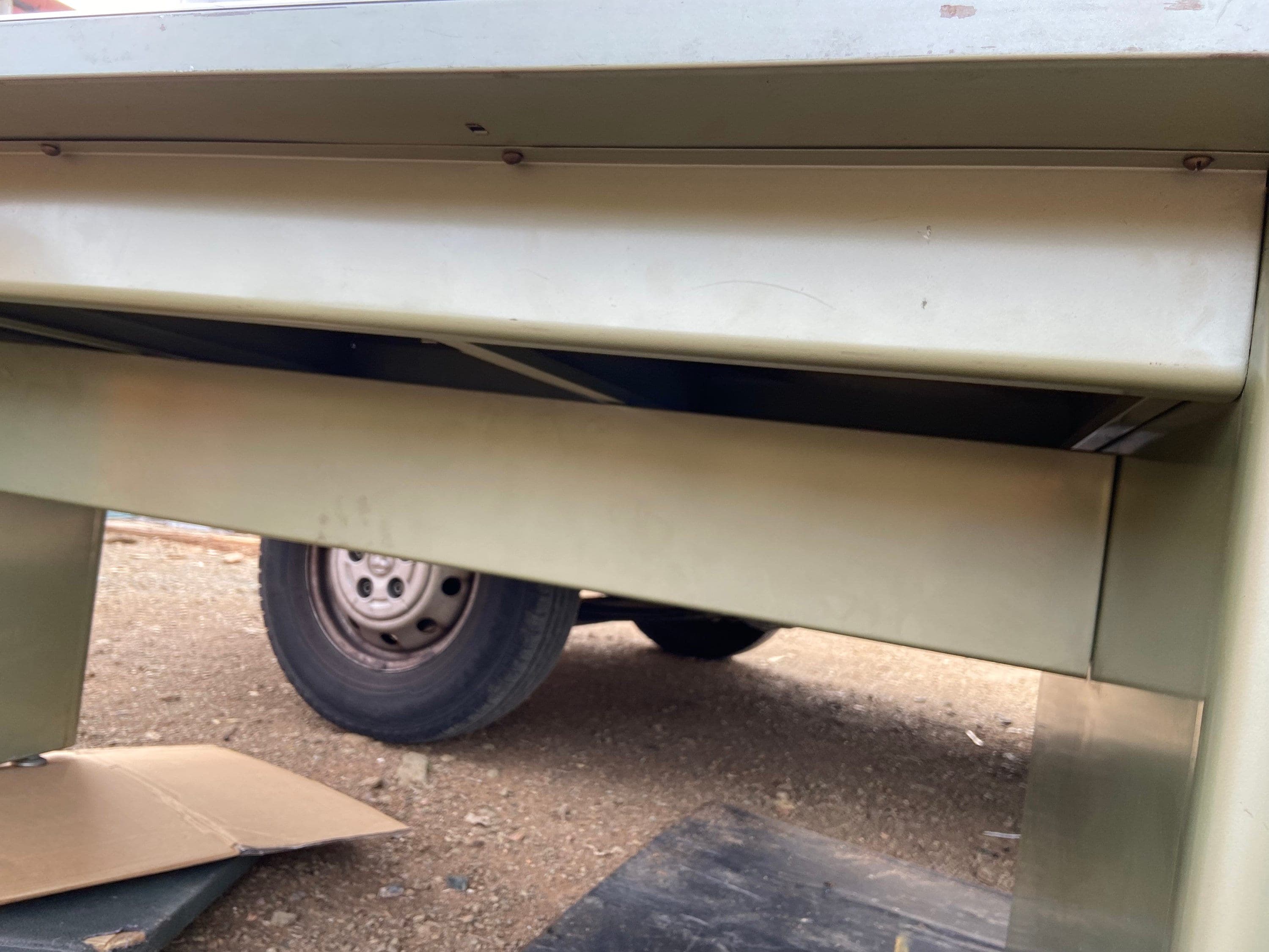 Vintage mid century modern metal tanker desk - Thumbnail 7