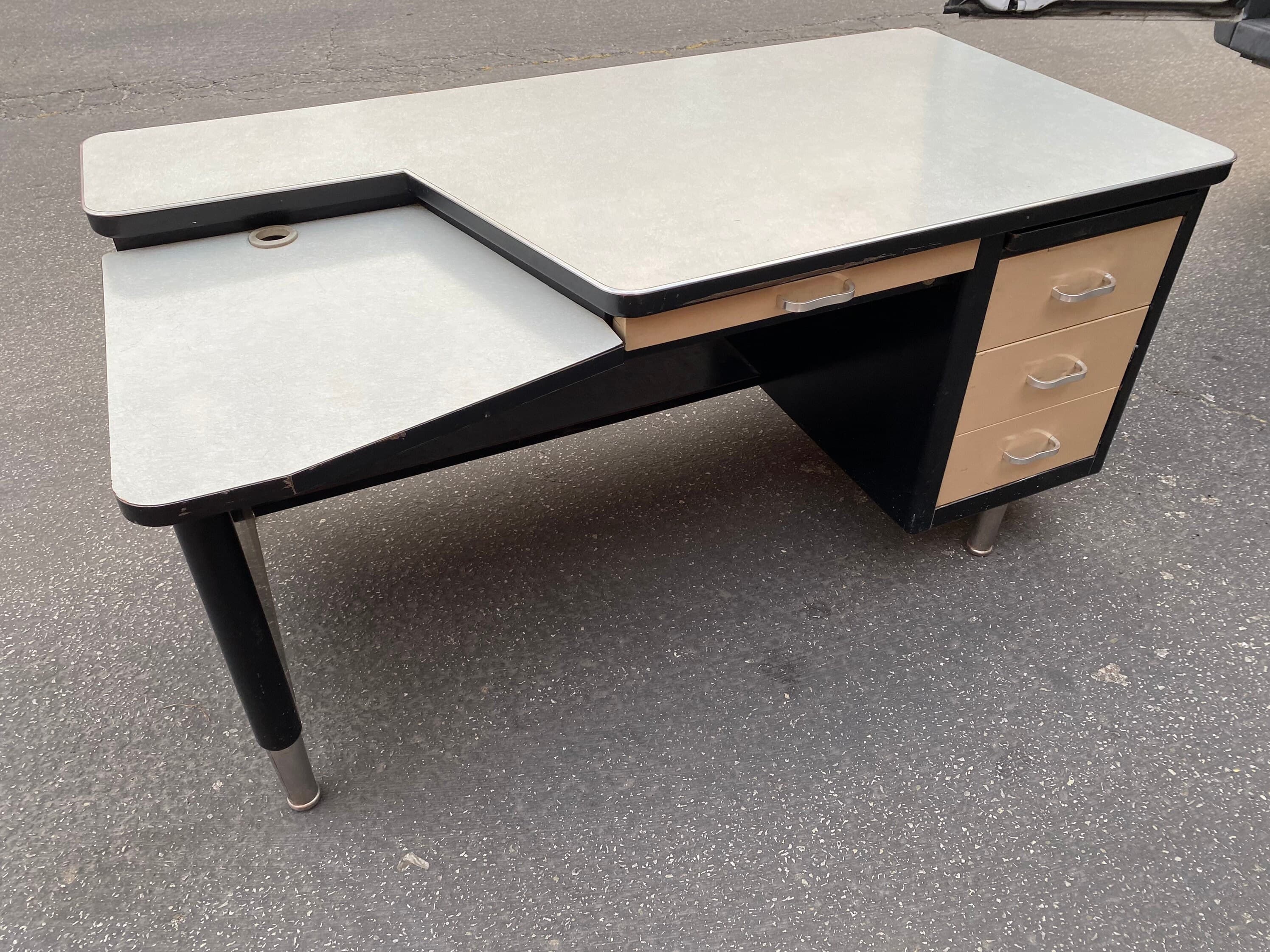 Vintage all steel aurora metal tanker desk - Thumbnail 6