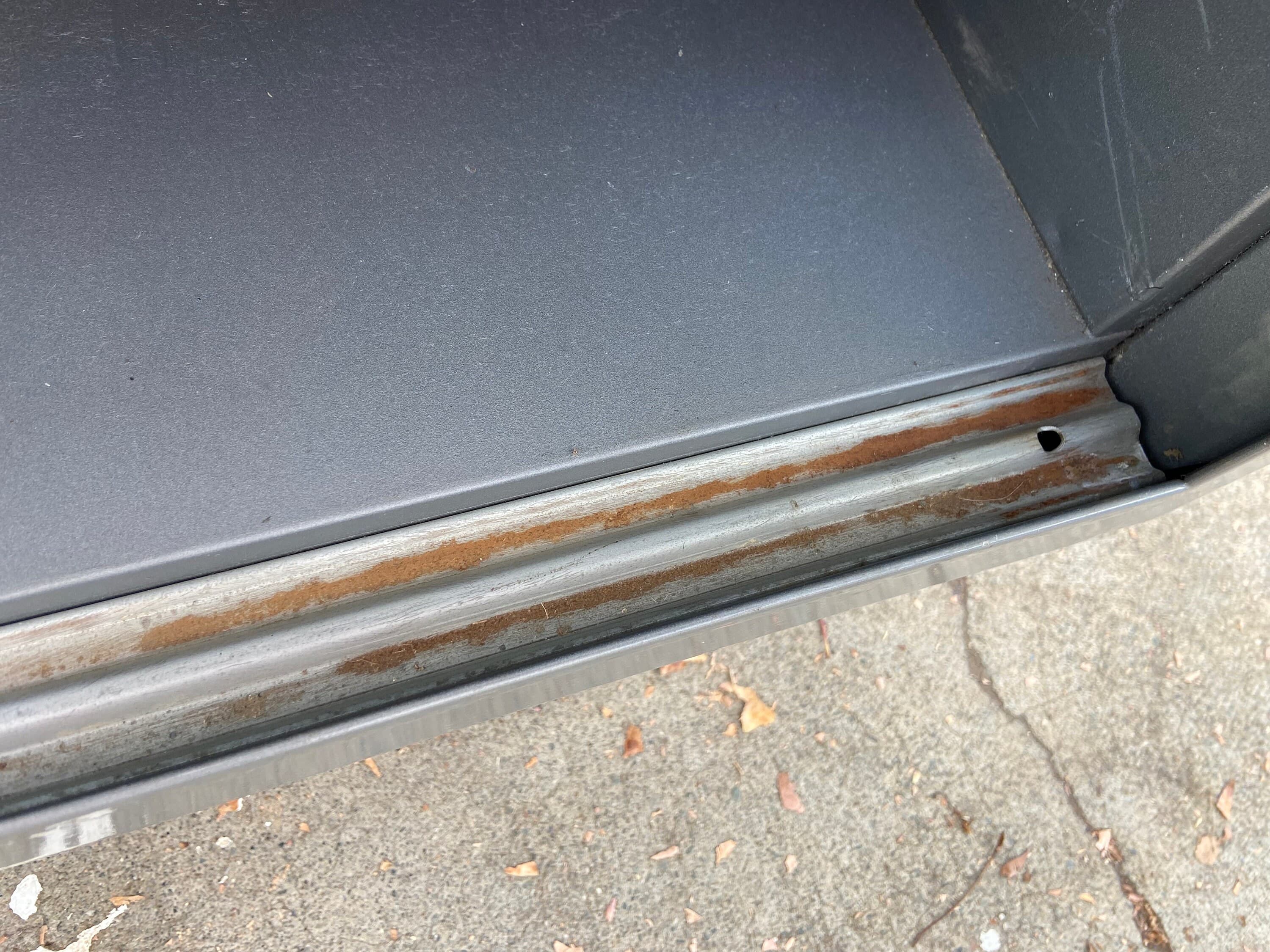 Steelcase style tanker credenza - Thumbnail 10