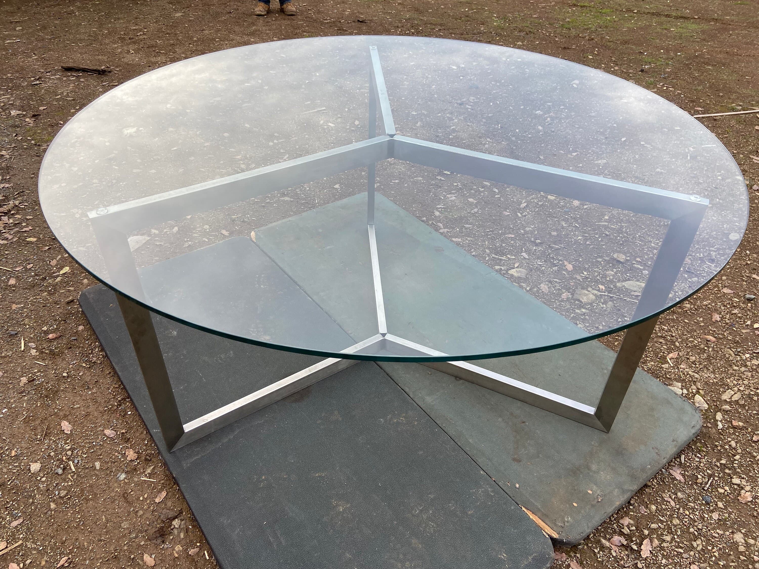 Room and board dining glass table - Thumbnail 5