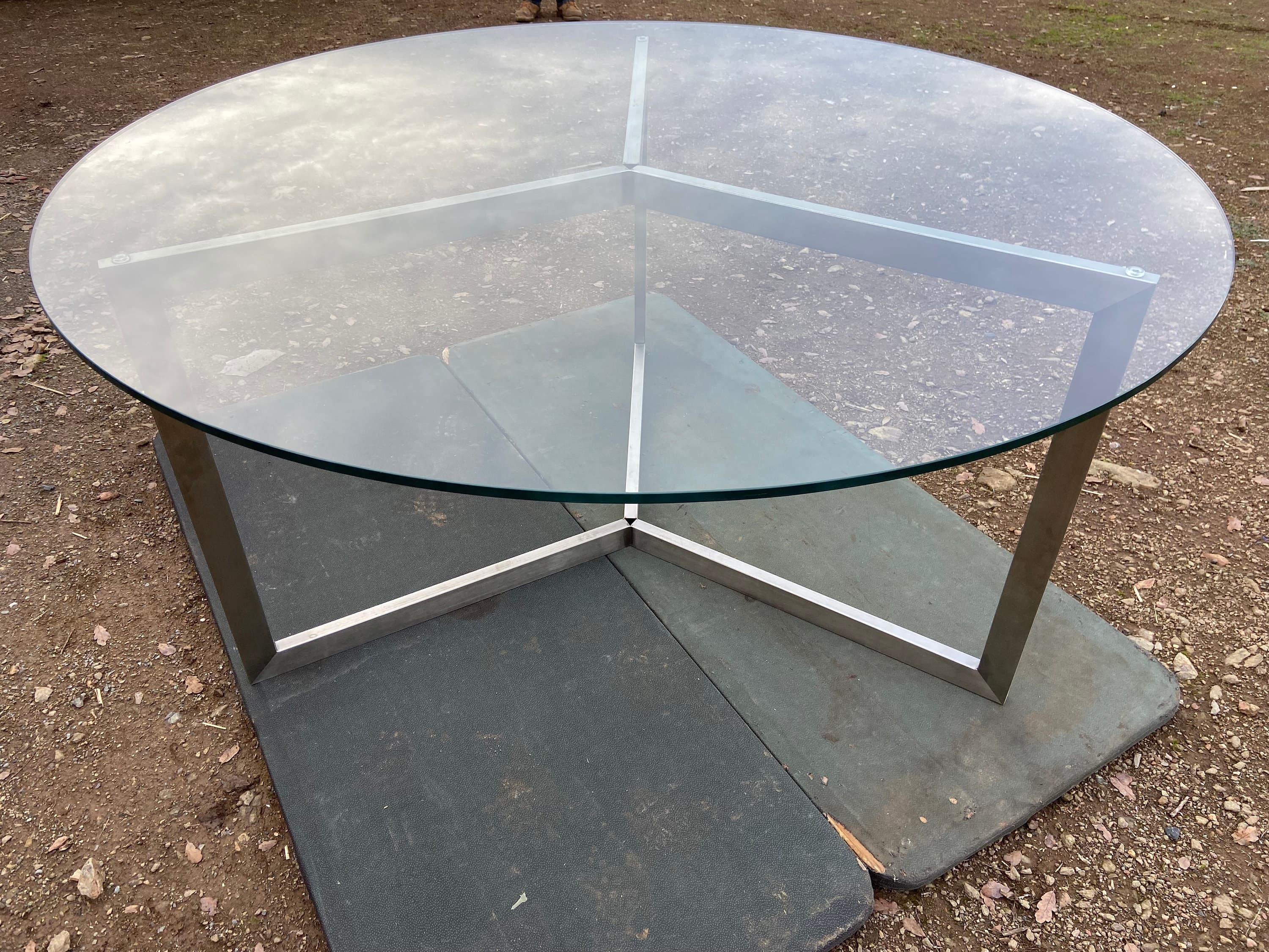 Room and board dining glass table - Thumbnail 9