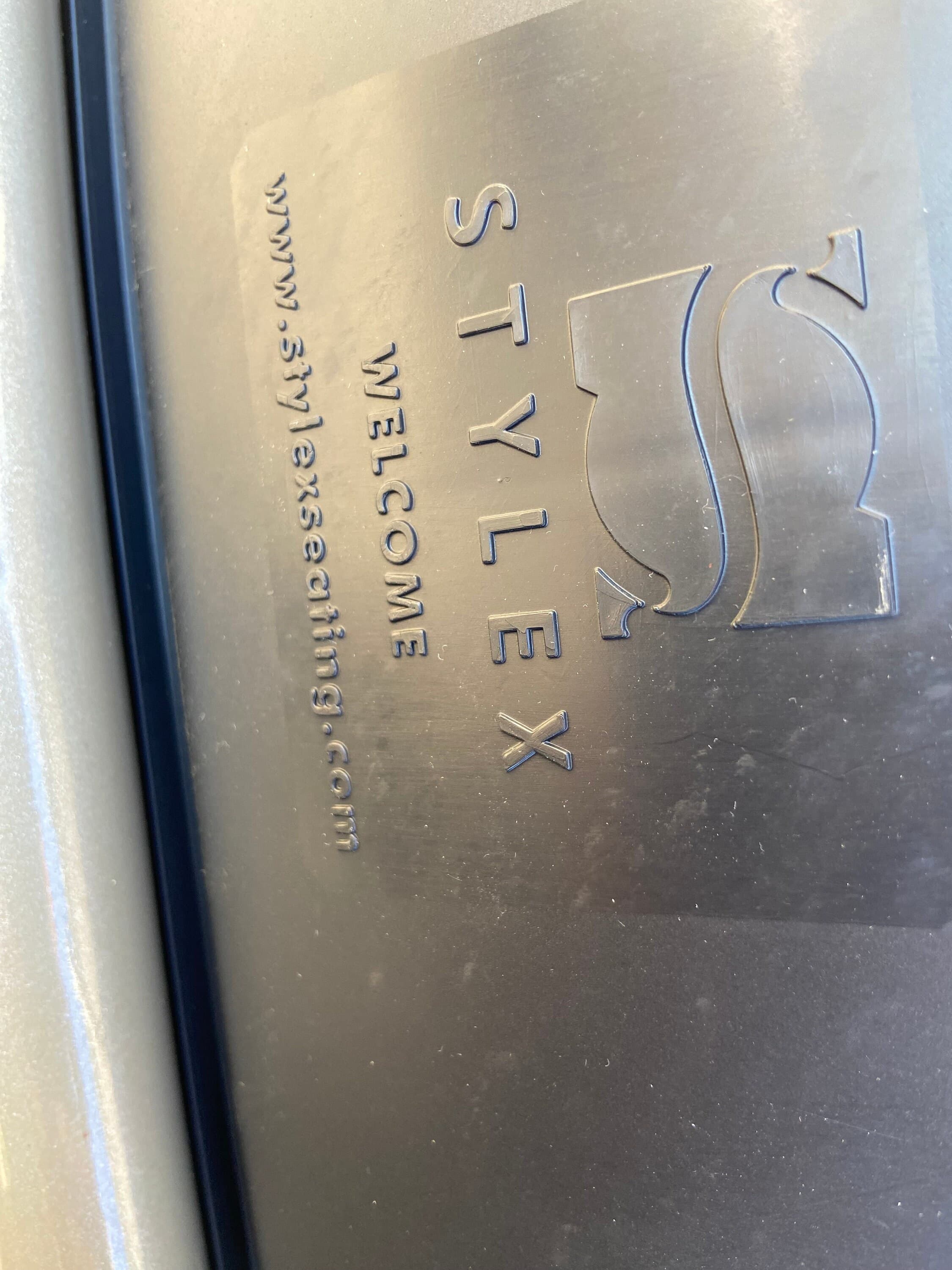 Modern bent plywood dining chairs - Thumbnail 7