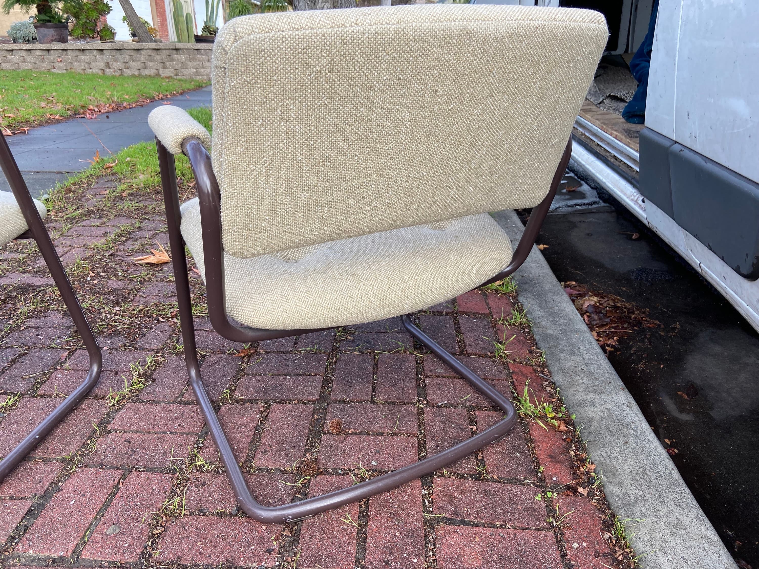 Steelcase vintage cantilevered upholstered armchairs set - Thumbnail 6