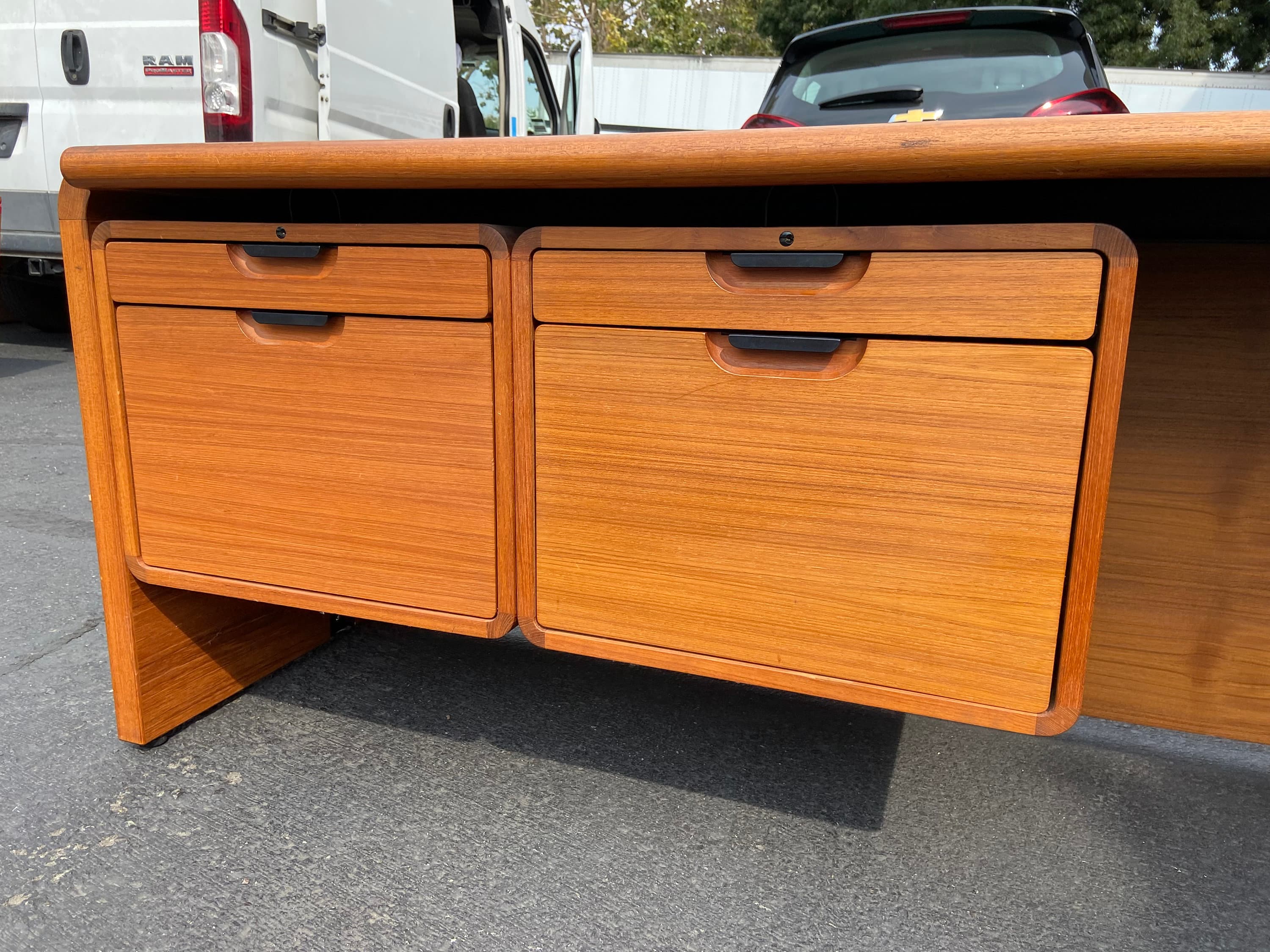 Vintage teak danish style mid century modern credenza - Thumbnail 3