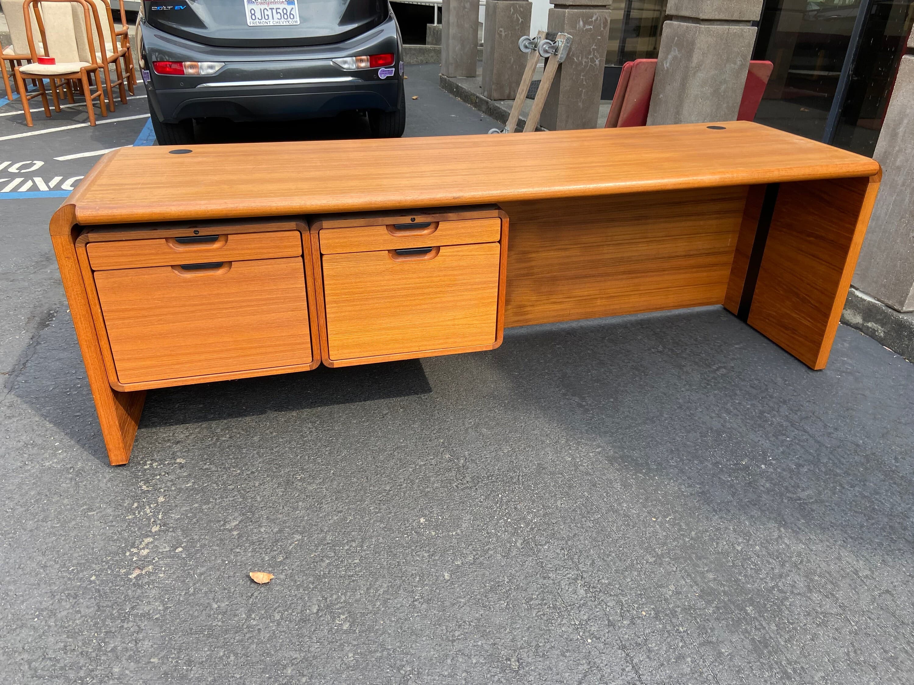 Vintage teak danish style mid century modern credenza - Thumbnail 10