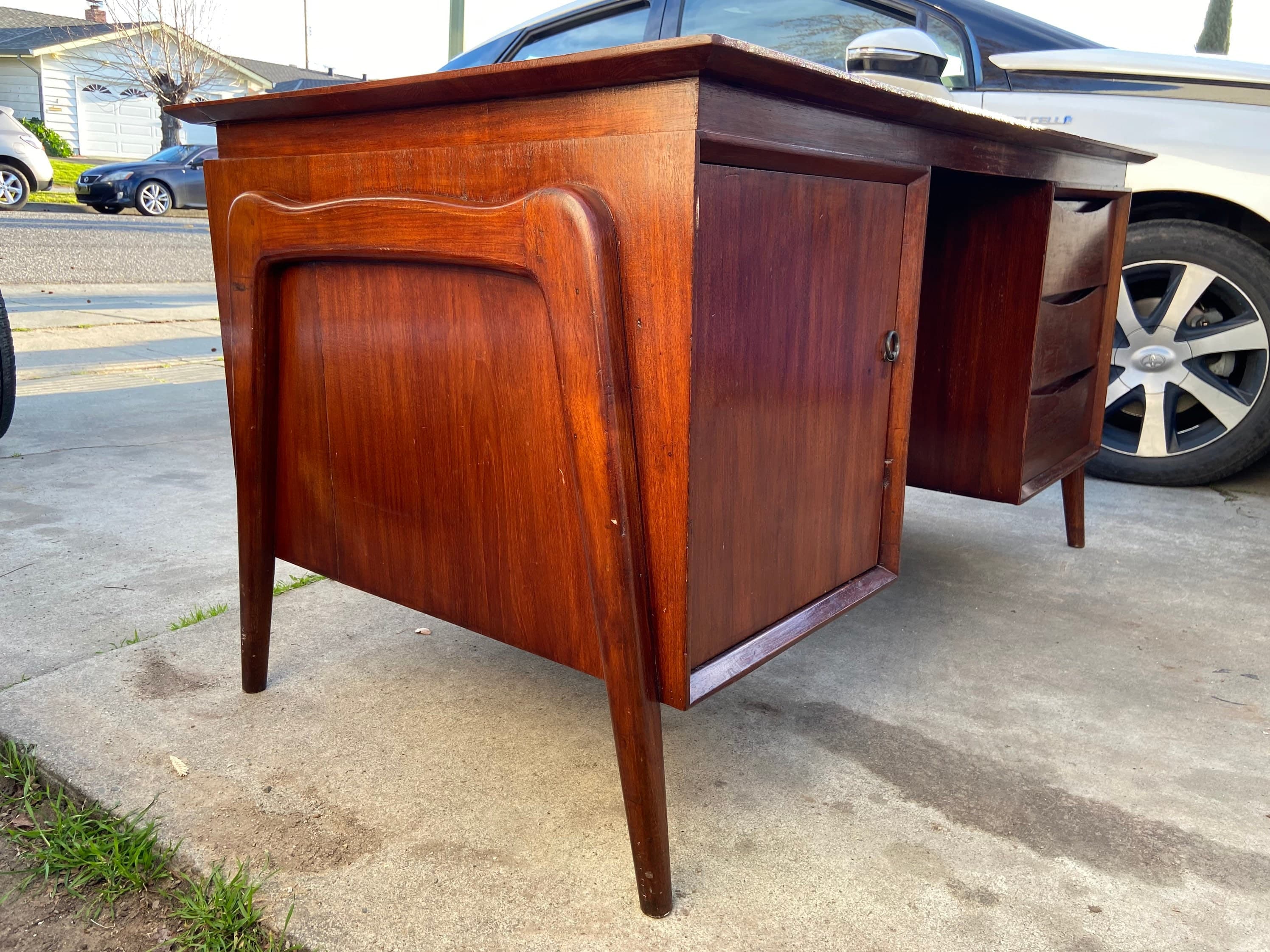 Vintage mid century modern teak danish desk in the style of svend madsen Mcm - Thumbnail 5