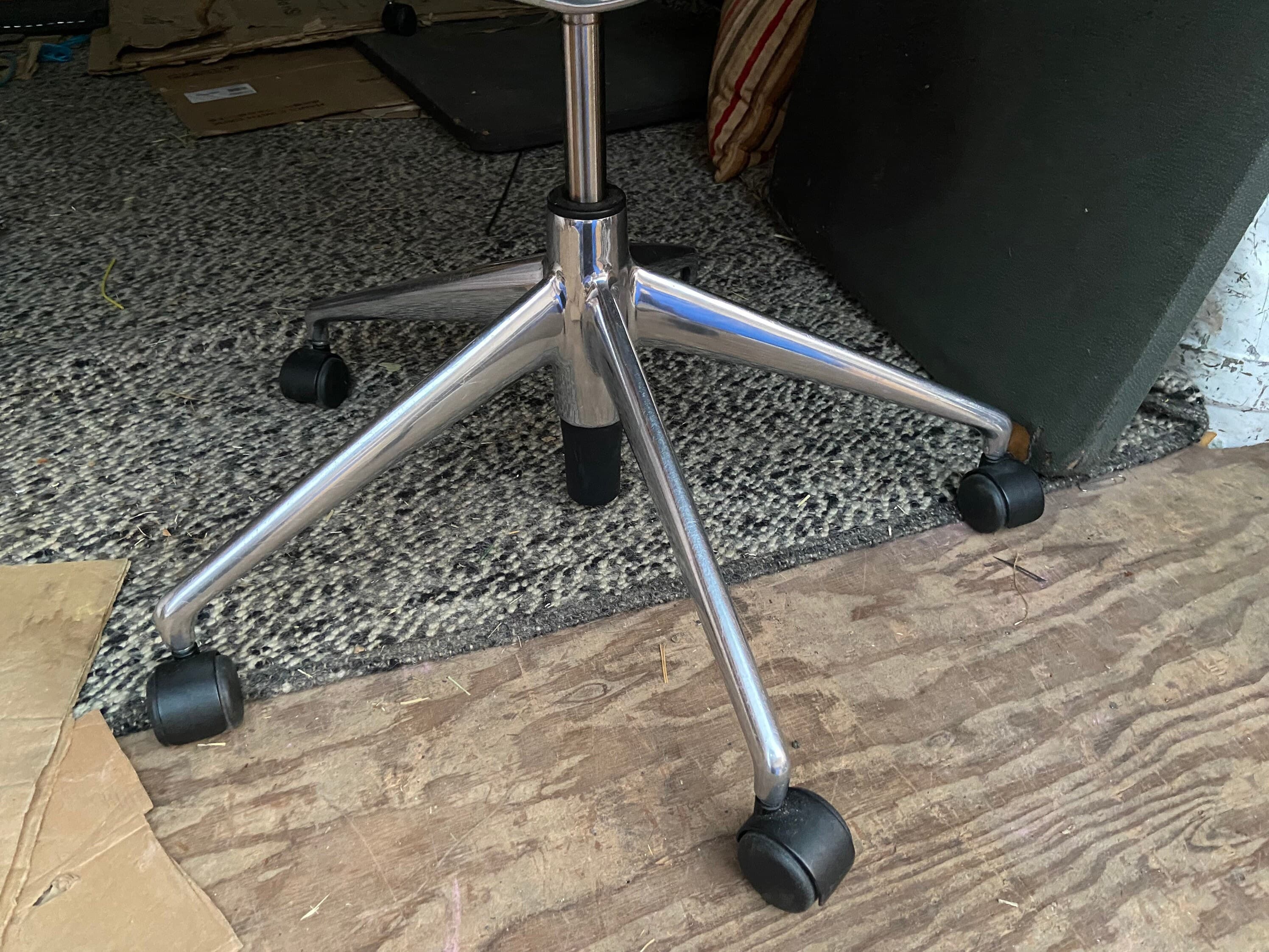 Vintage modern vitra meda chair by Alberto meda - Thumbnail 6