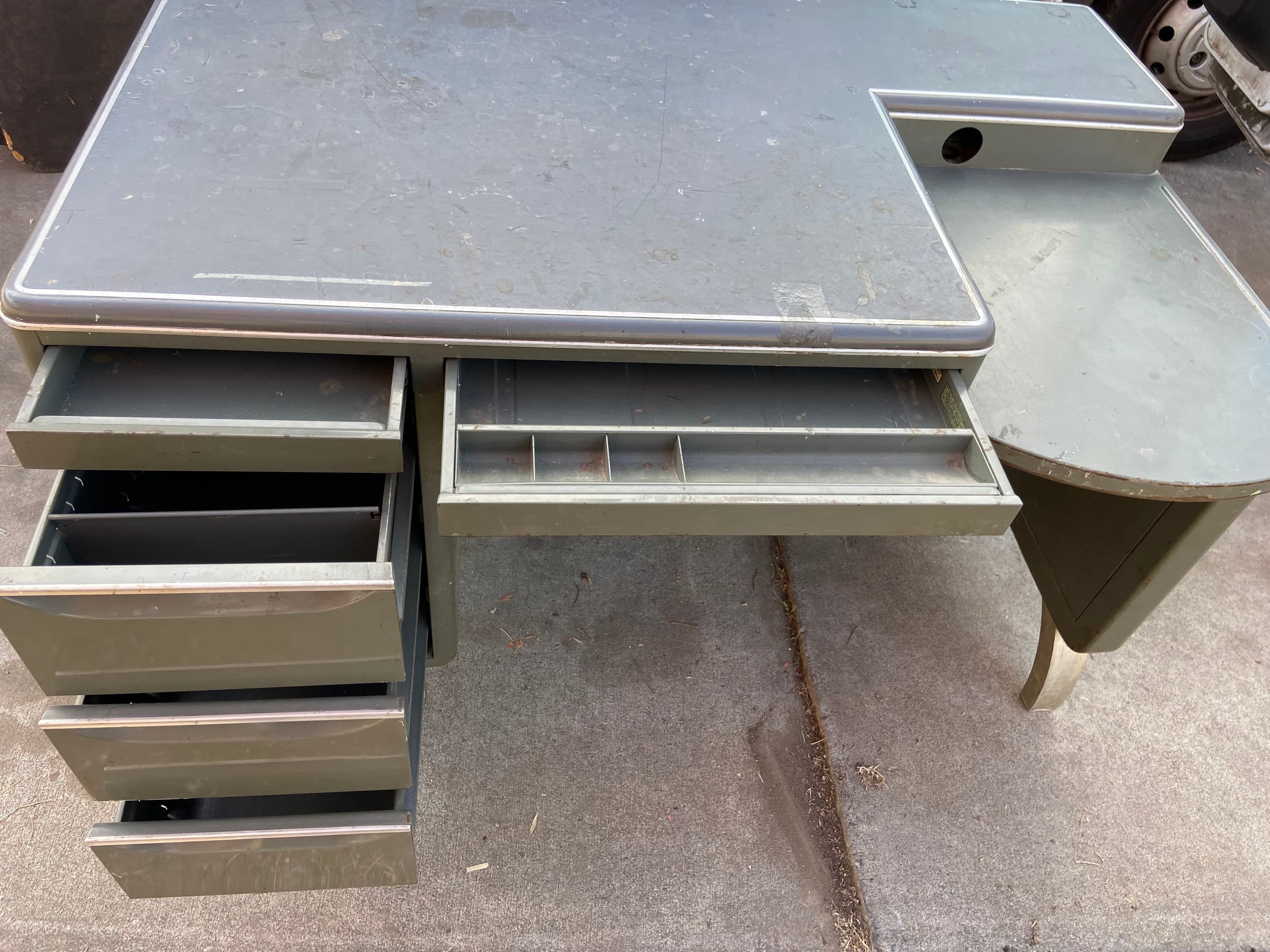 The general fireproofing company vintage metal tanker desk Raymond Loewy style - Thumbnail 6