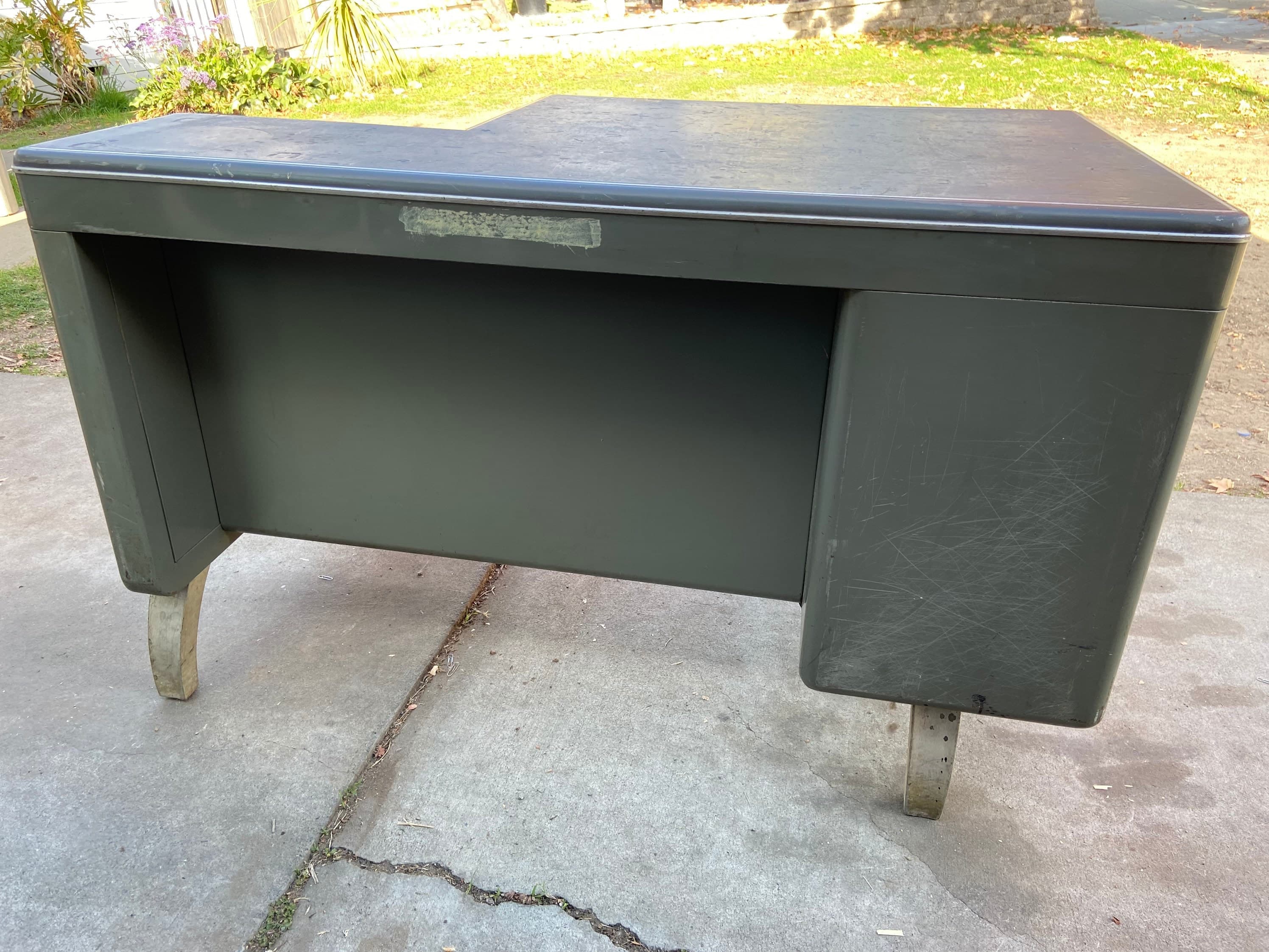 The general fireproofing company vintage metal tanker desk Raymond Loewy style - Thumbnail 7