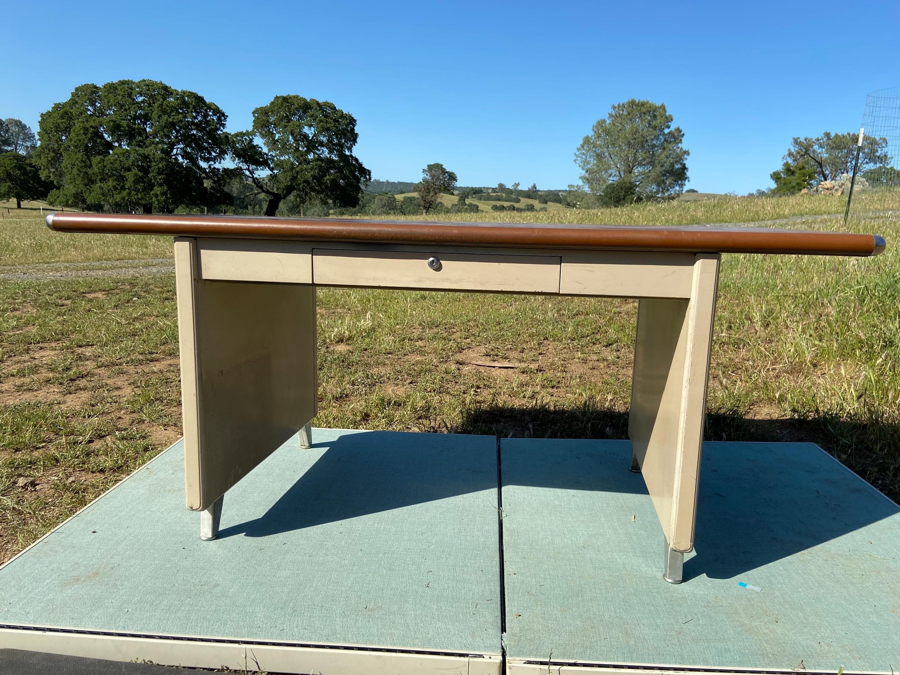 Shaw walker vintage mid century modern metal tanker desk - Thumbnail 3