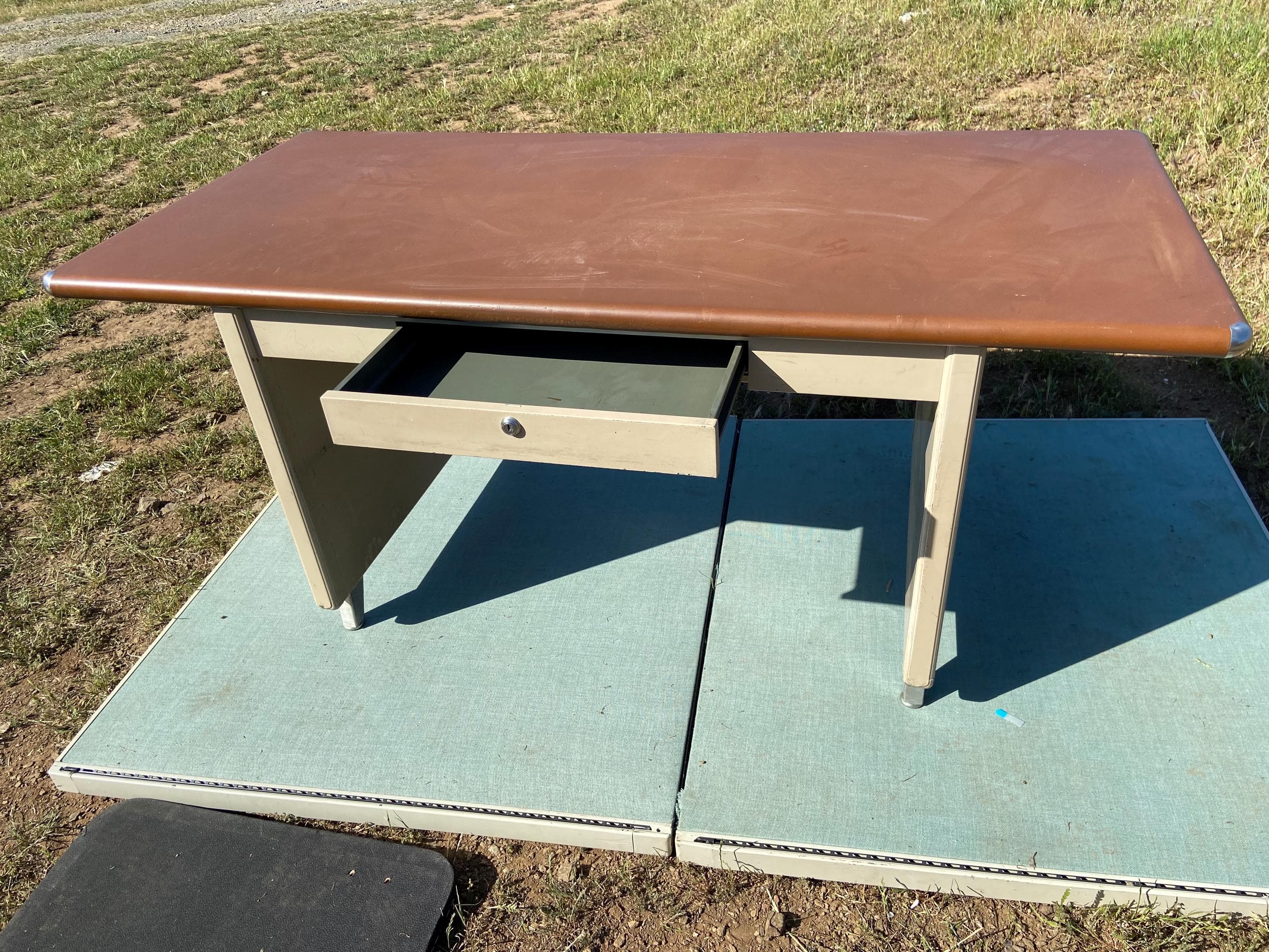 Shaw walker vintage mid century modern metal tanker desk - Thumbnail 7