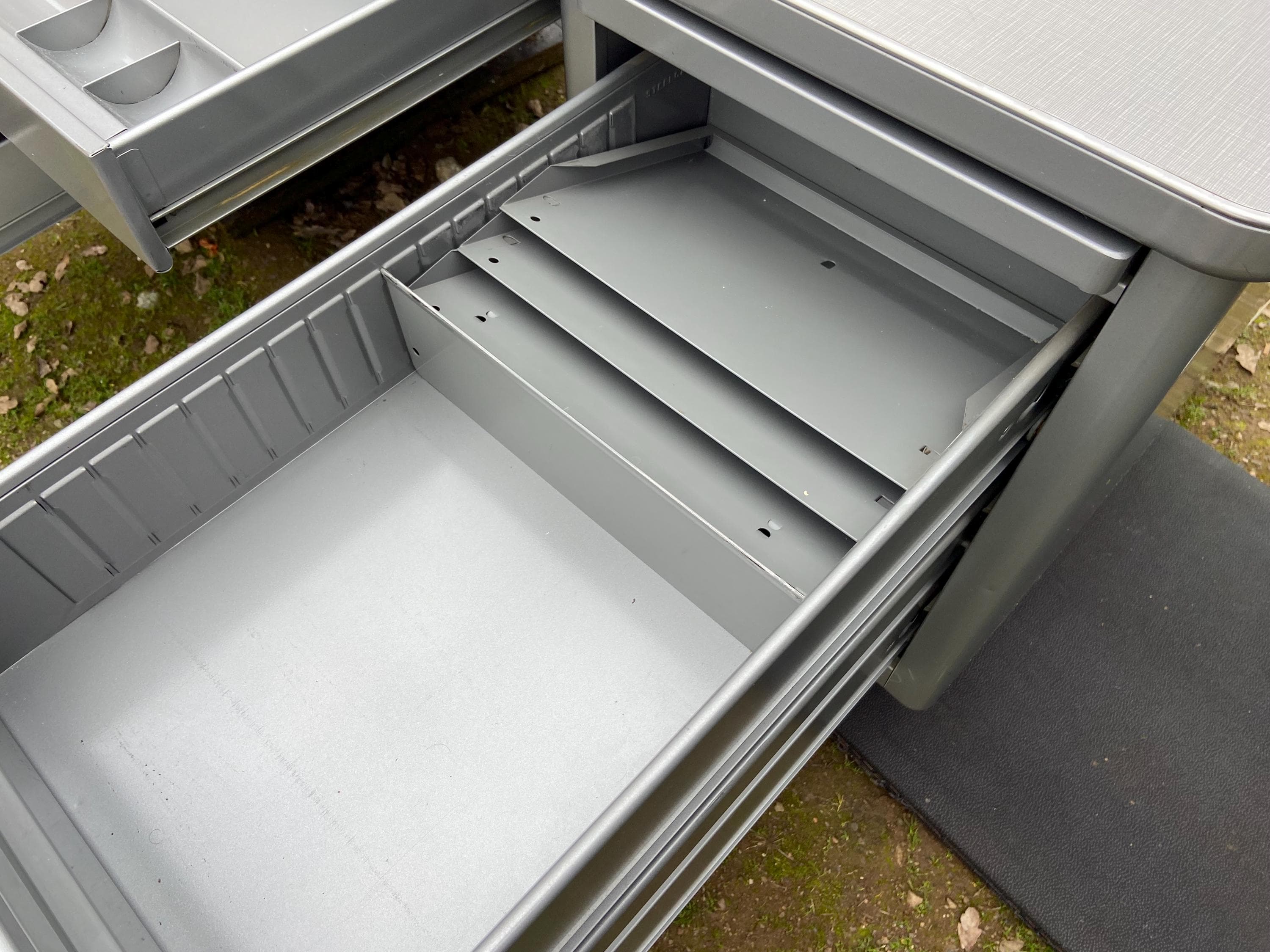 Steelcase vintage mid century modern metal tanker desk - Thumbnail 6