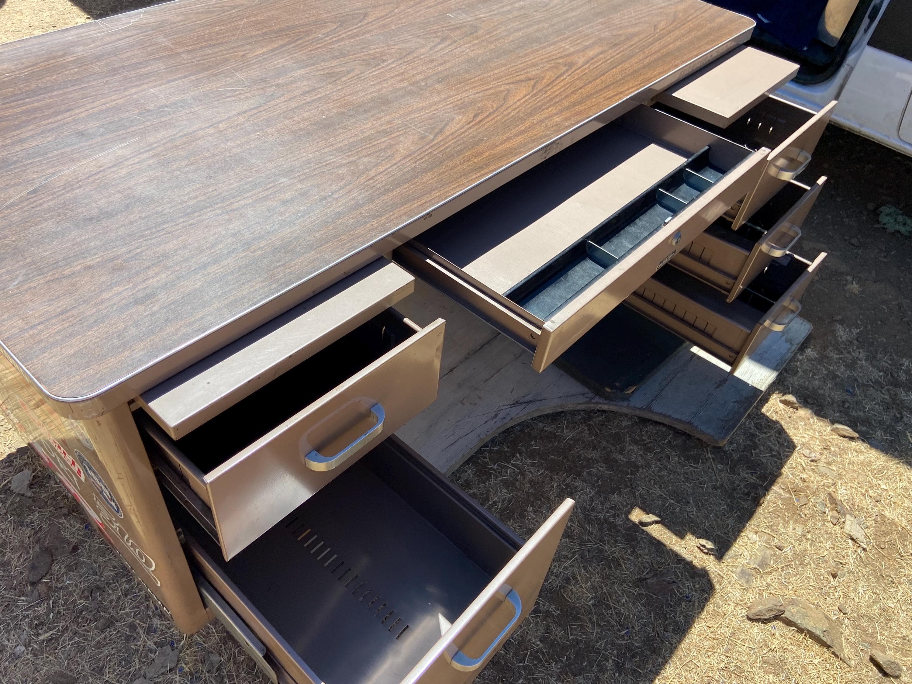 McDowell and Craig tanker desk - Thumbnail 4