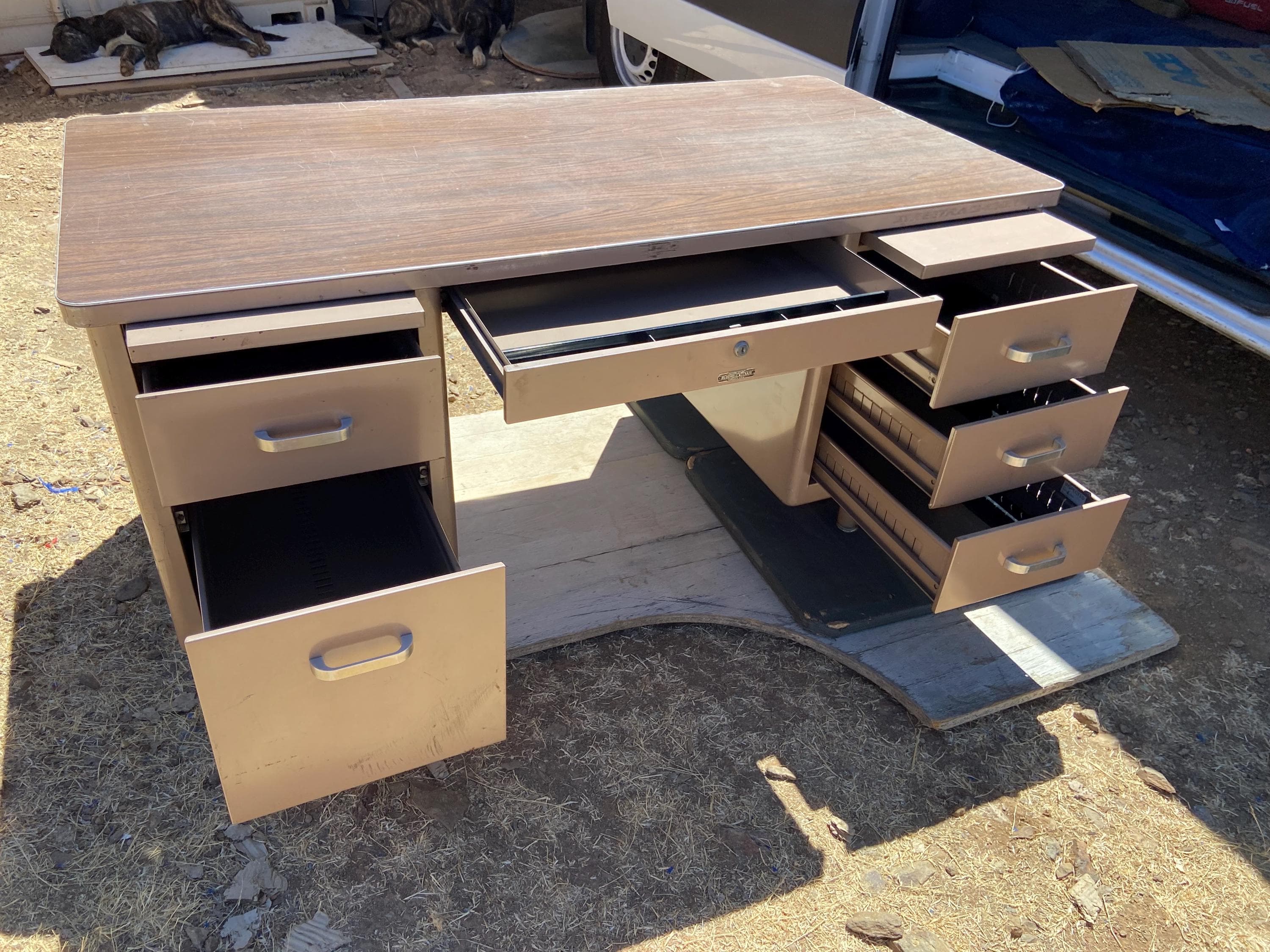 McDowell and Craig tanker desk - Thumbnail 6