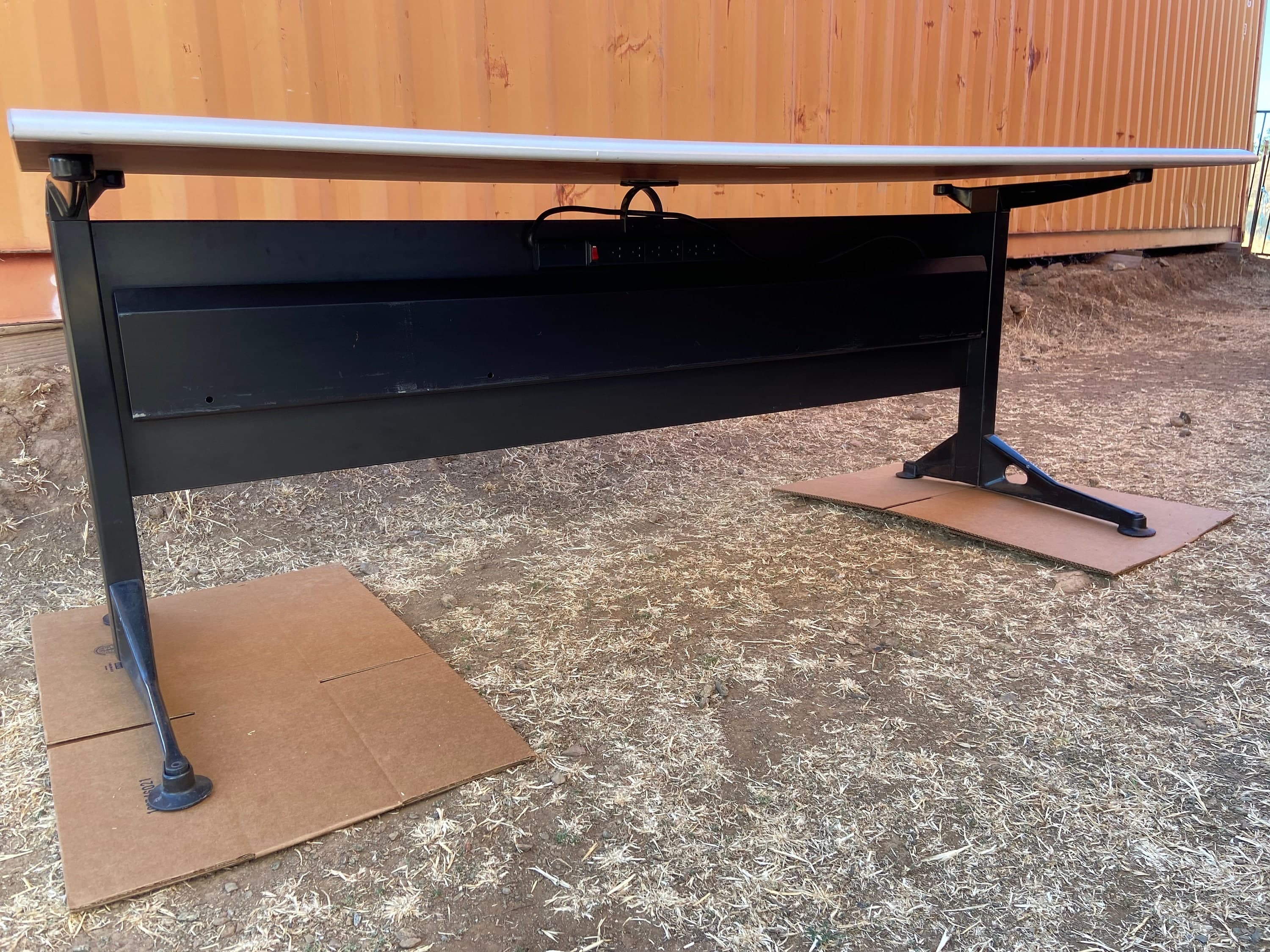 Herman miller work group desk - Thumbnail 9