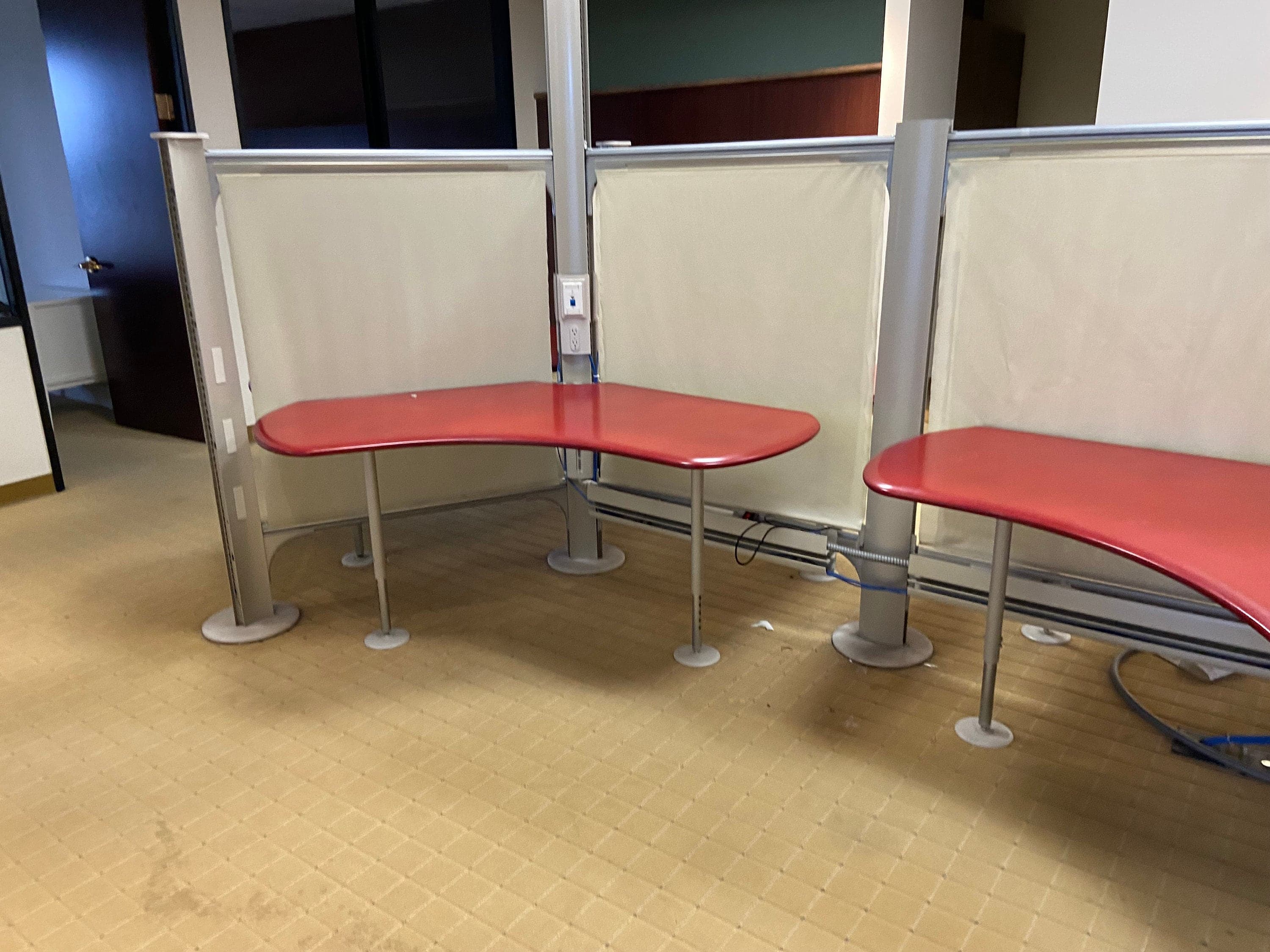 Vintage herman miller resolve workstations for 6 - Thumbnail 7