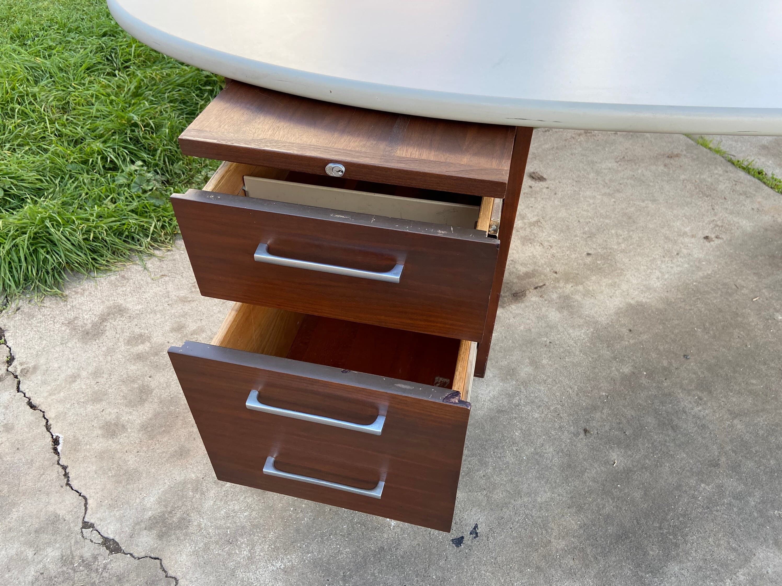 Vintage mid century modern oval desk - Thumbnail 6