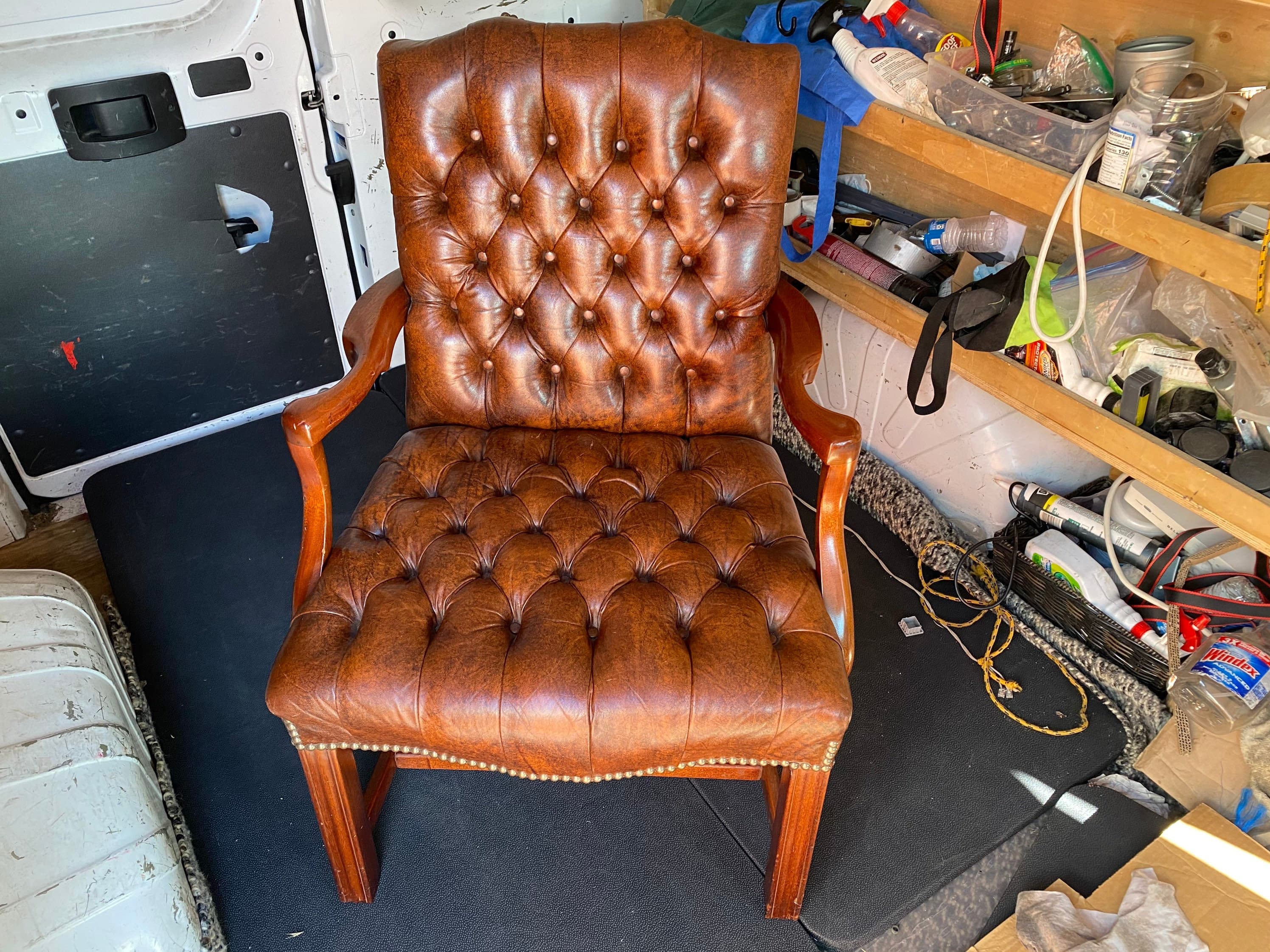 Classic inc furniture vintage chesterfield style guest side chair - Image 1