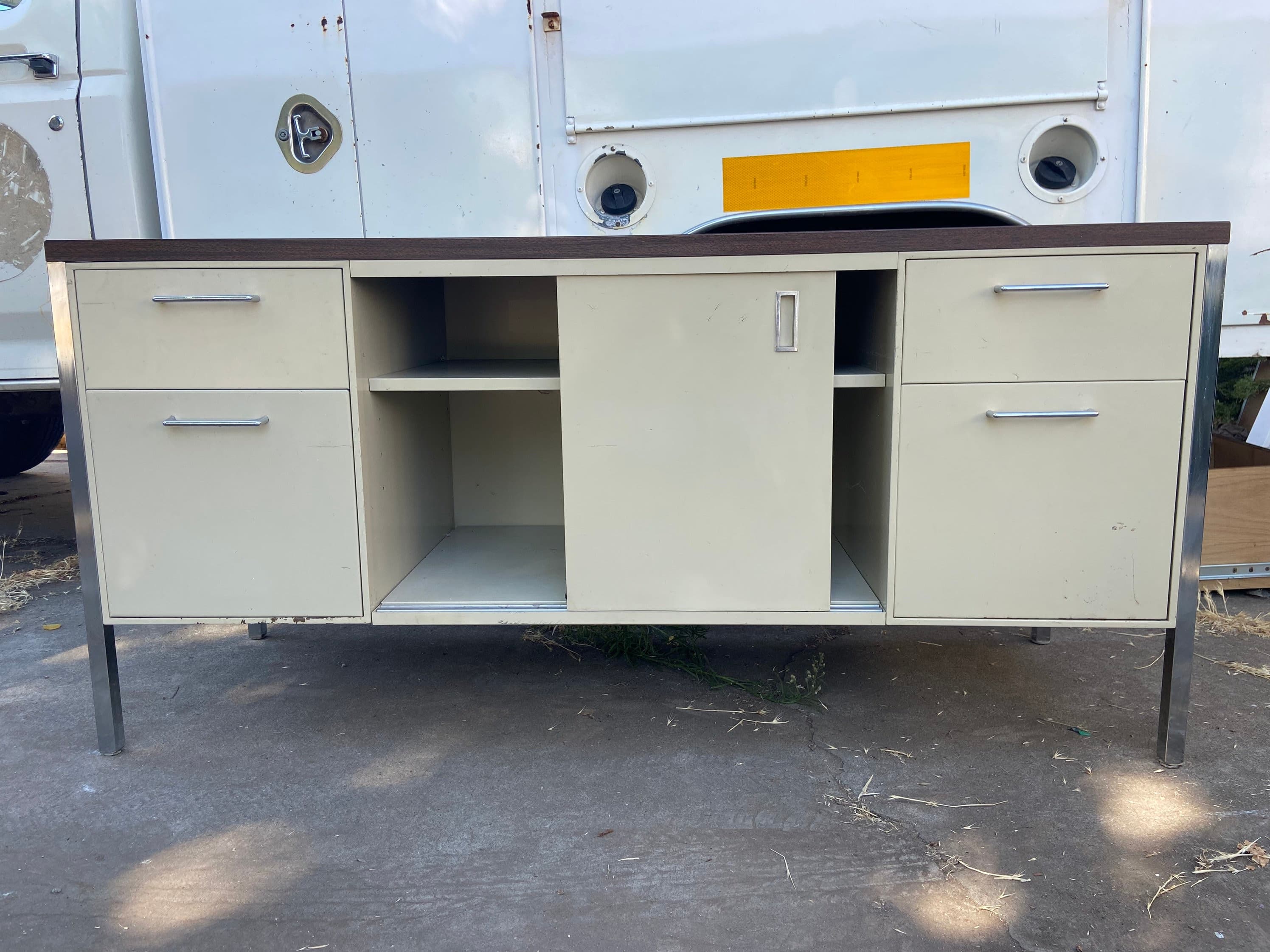 Vintage mid century modern metal credenza - Thumbnail 7