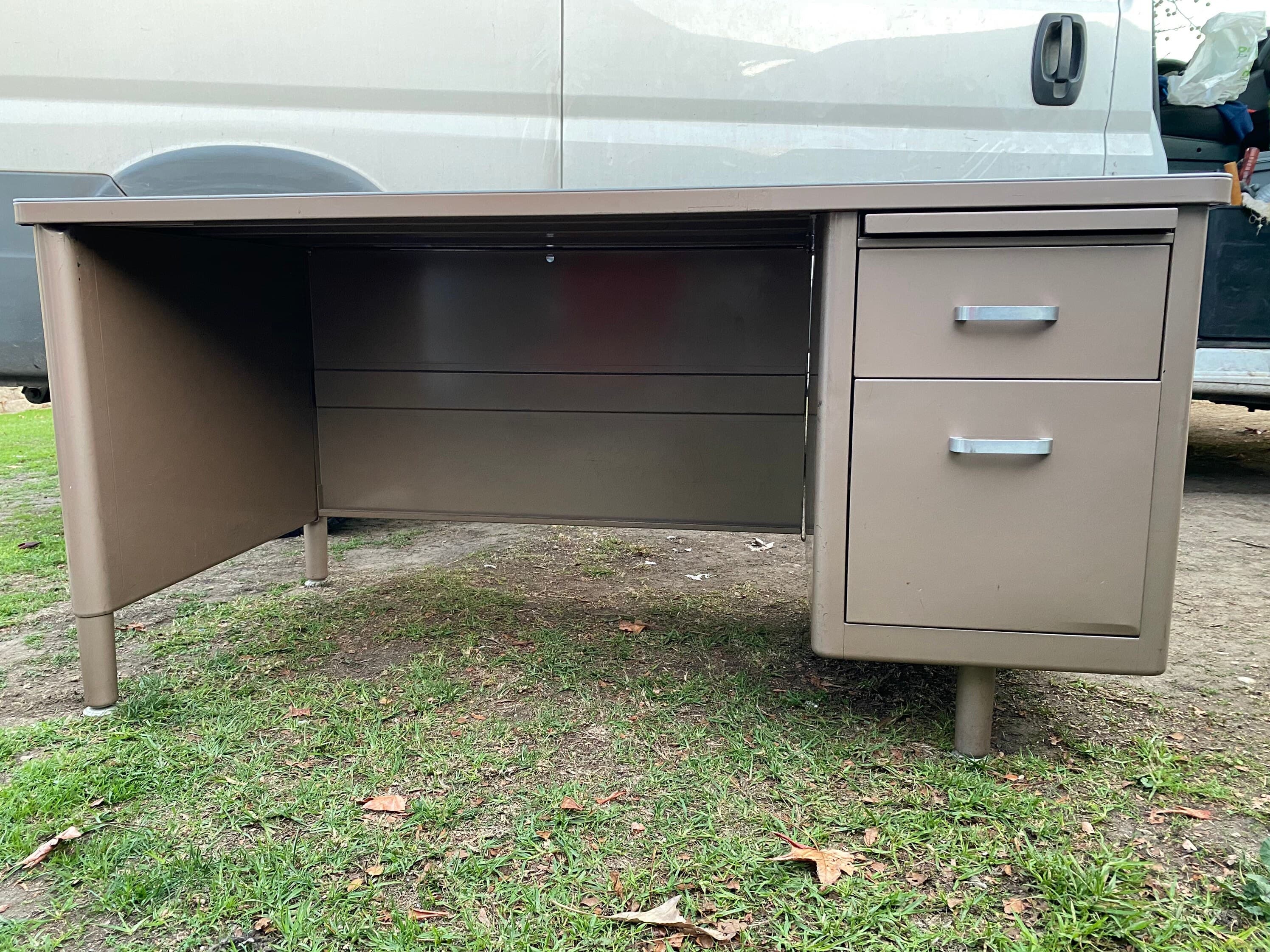 McDowell and Craig vintage metal desk - Thumbnail 4