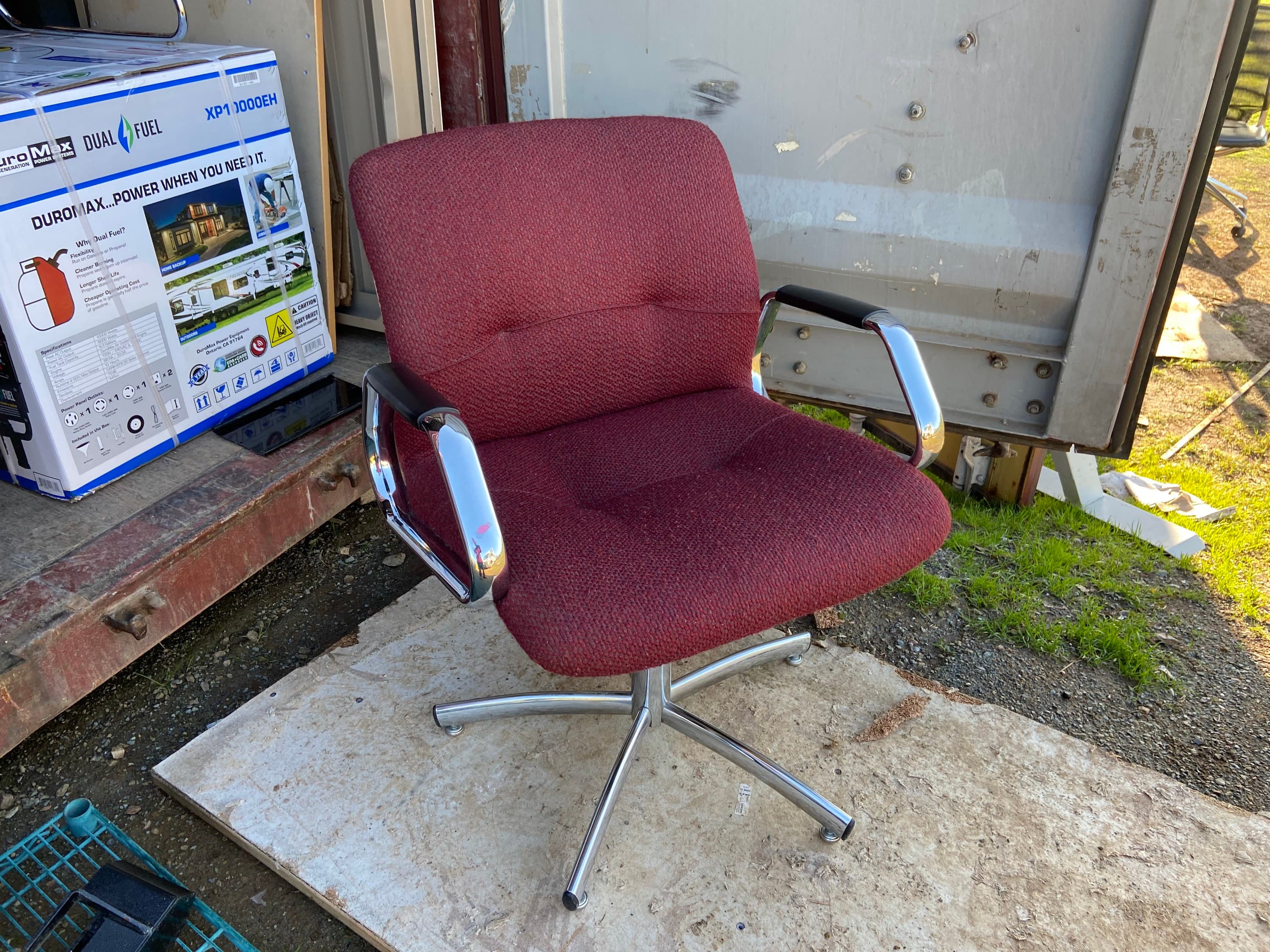Vintage mid century modern steelcase accent chair - Image 1