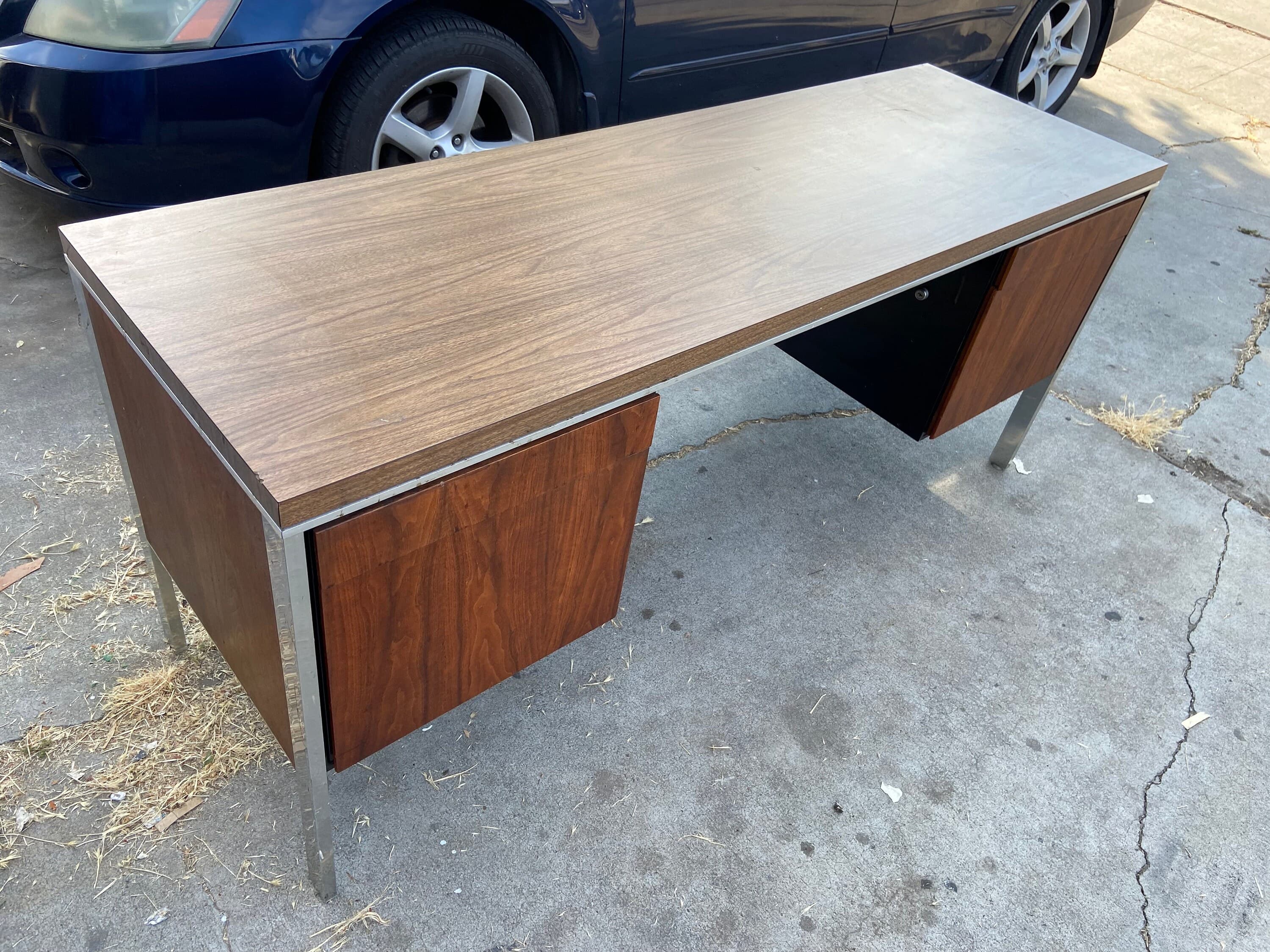 Knoll style vintage mid century modern credenza - Thumbnail 8