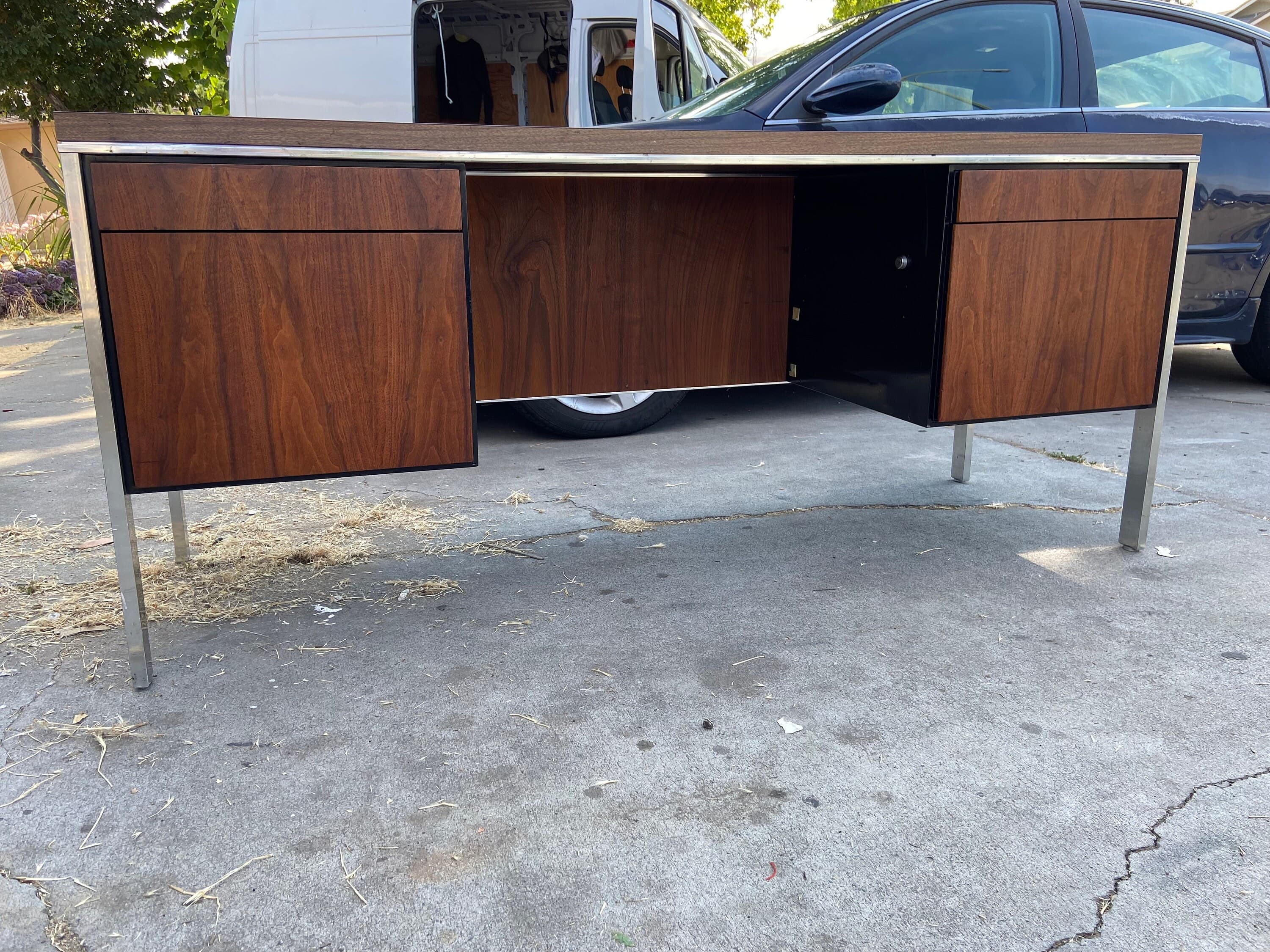 Knoll style vintage mid century modern credenza - Thumbnail 9