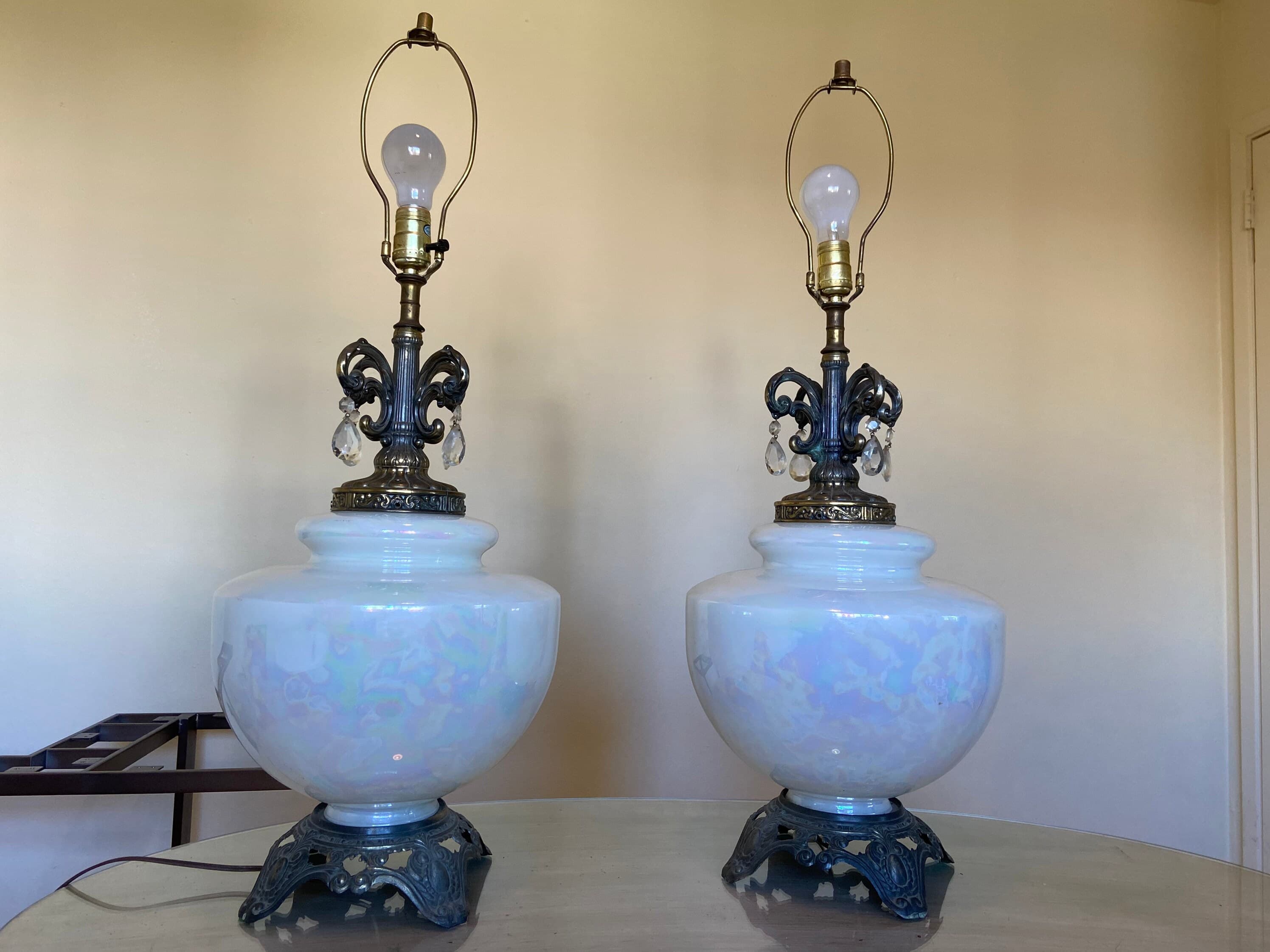 Vintage 1970’s pair of iridescent glass EF & EF industries Inc table lamps - Thumbnail 5