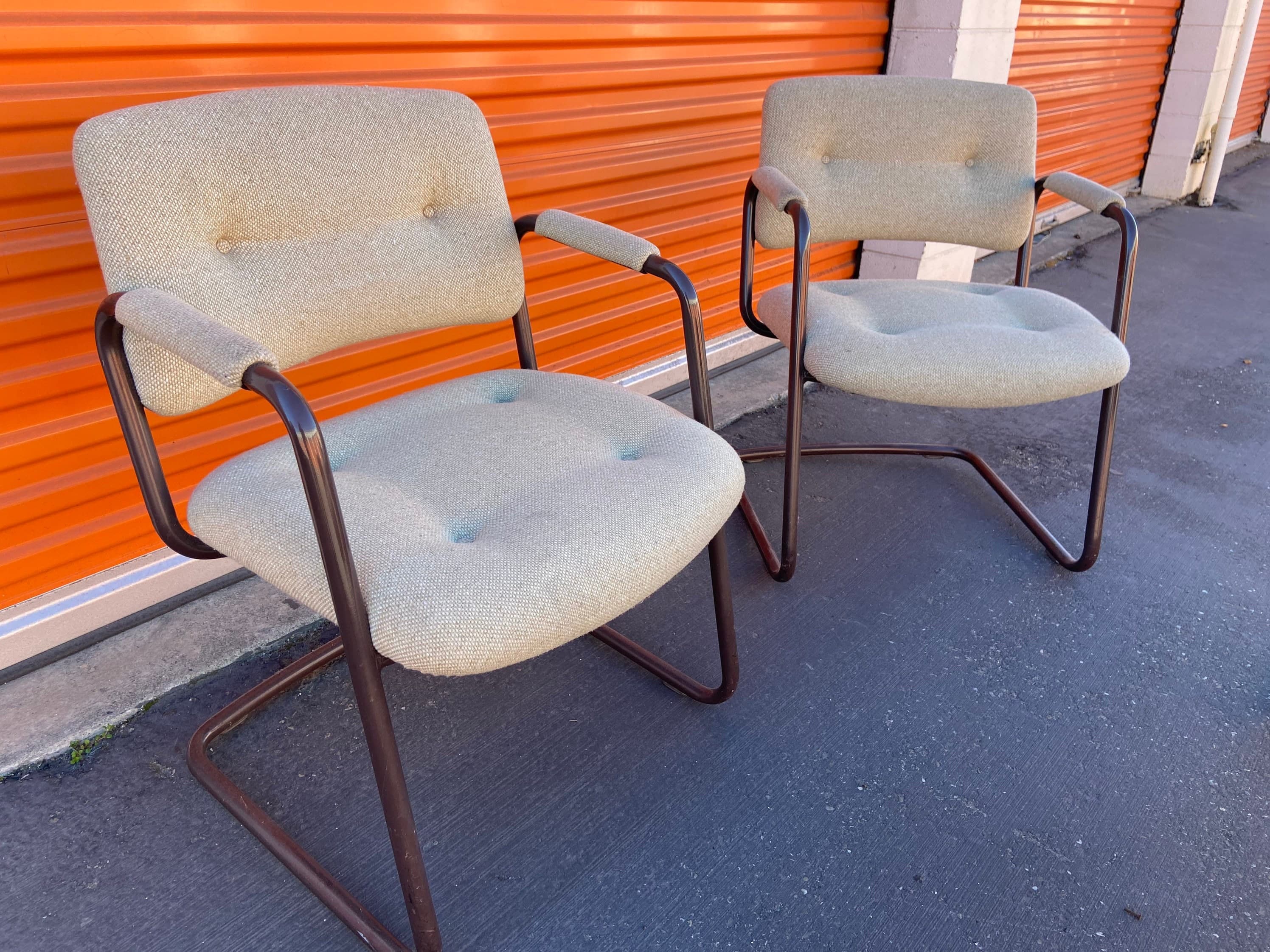 Steelcase vintage cantilevered upholstered armchairs set - Thumbnail 2