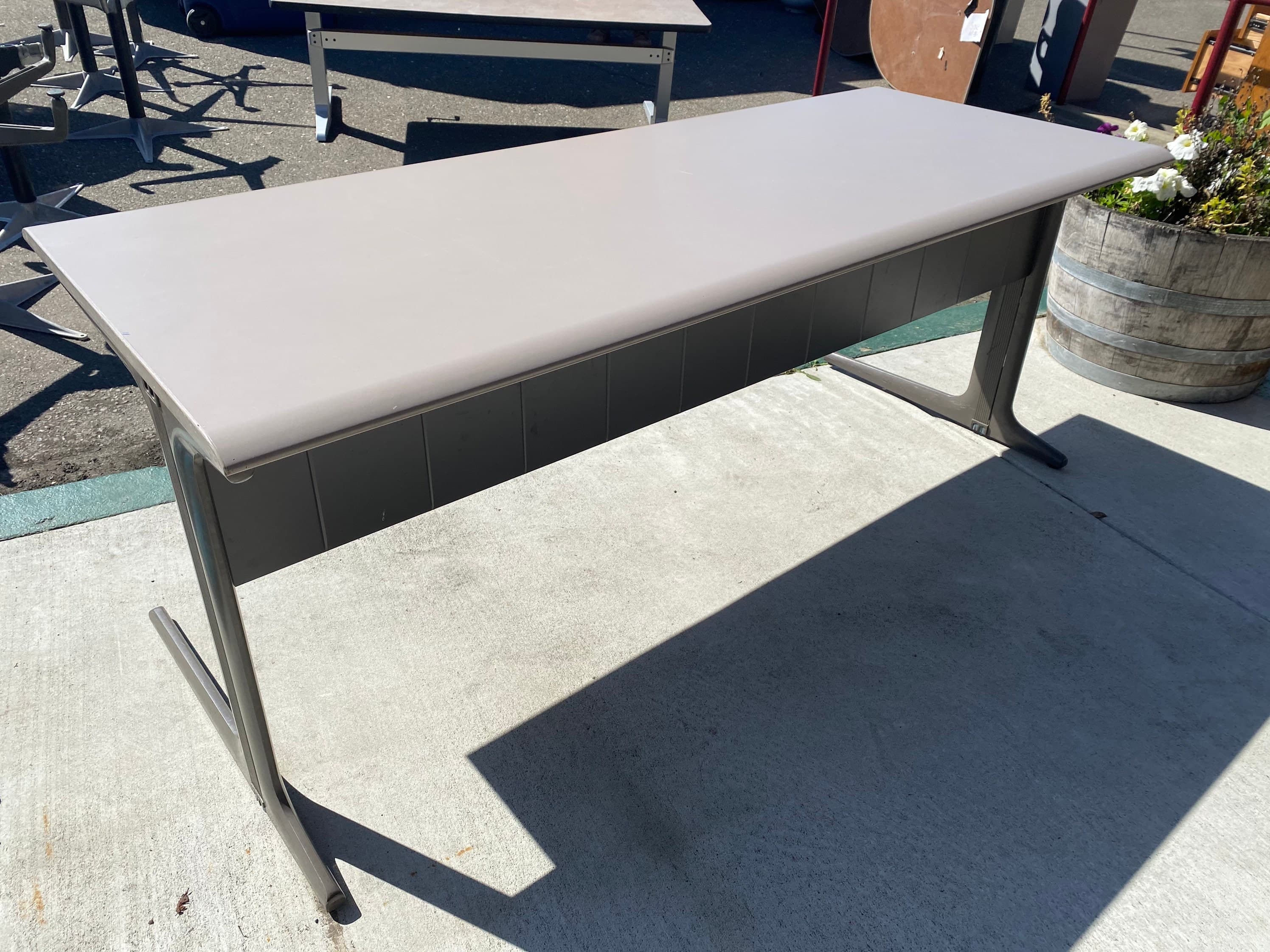 Herman miller work group desk - Thumbnail 7