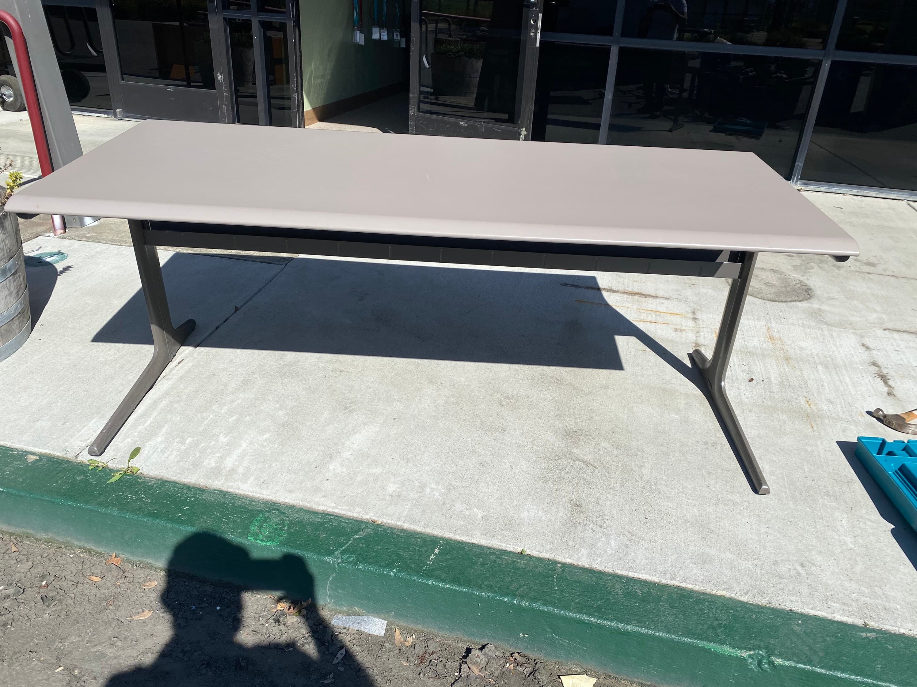 Herman miller work group desk - Thumbnail 4