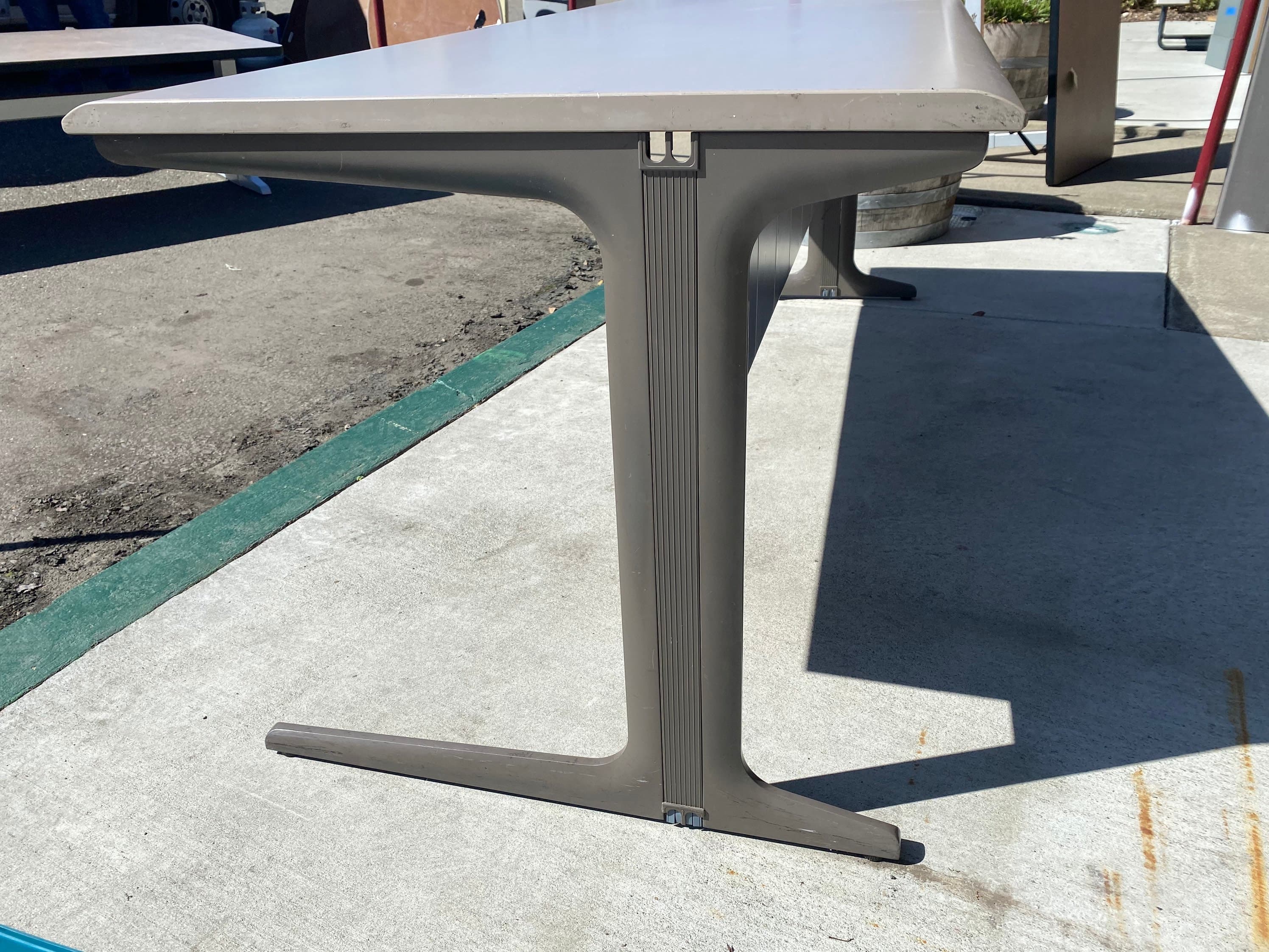 Herman miller work group desk - Thumbnail 9