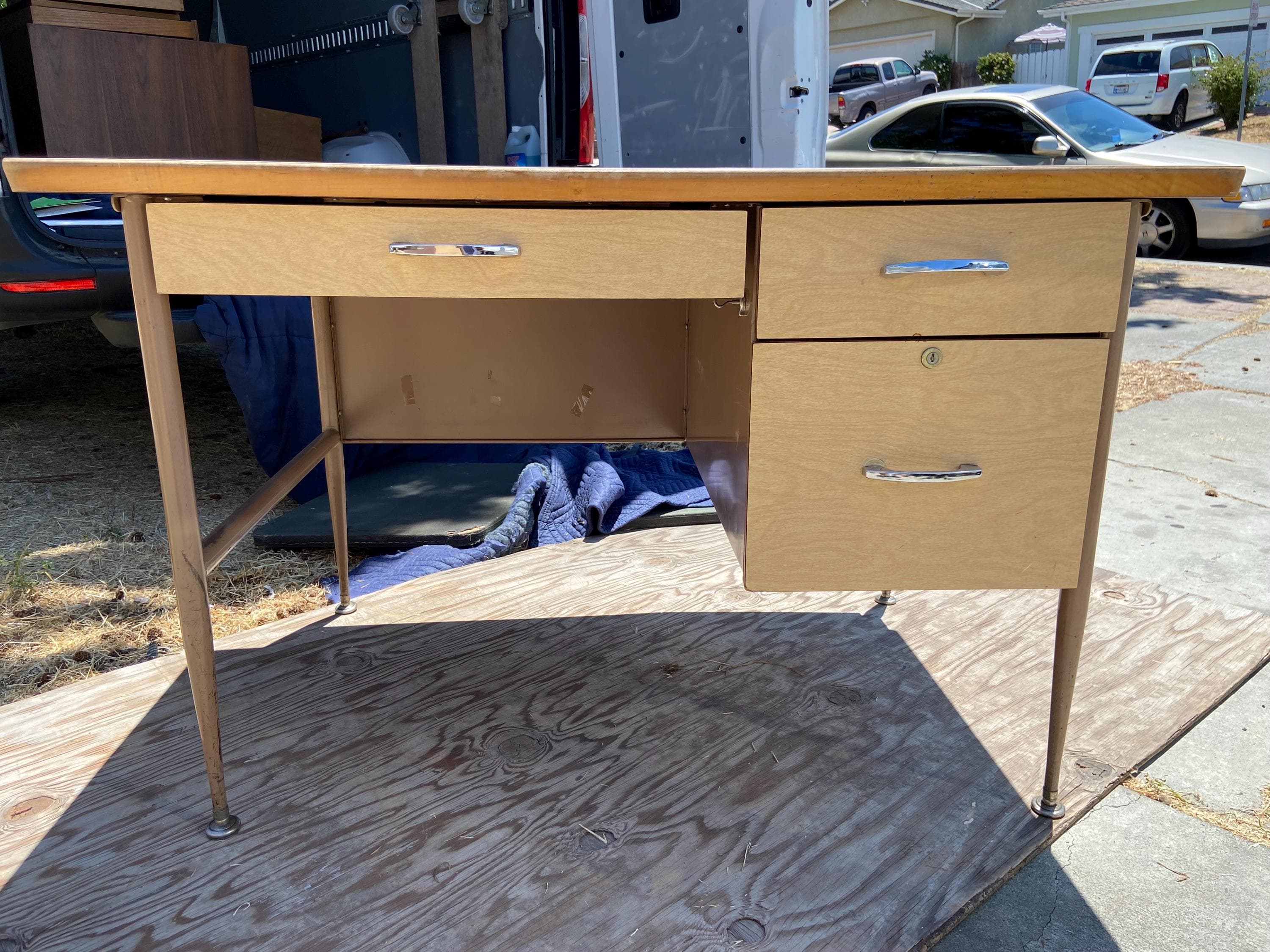 Raymond Loewy for Brunswick style teachers desk - Image 1