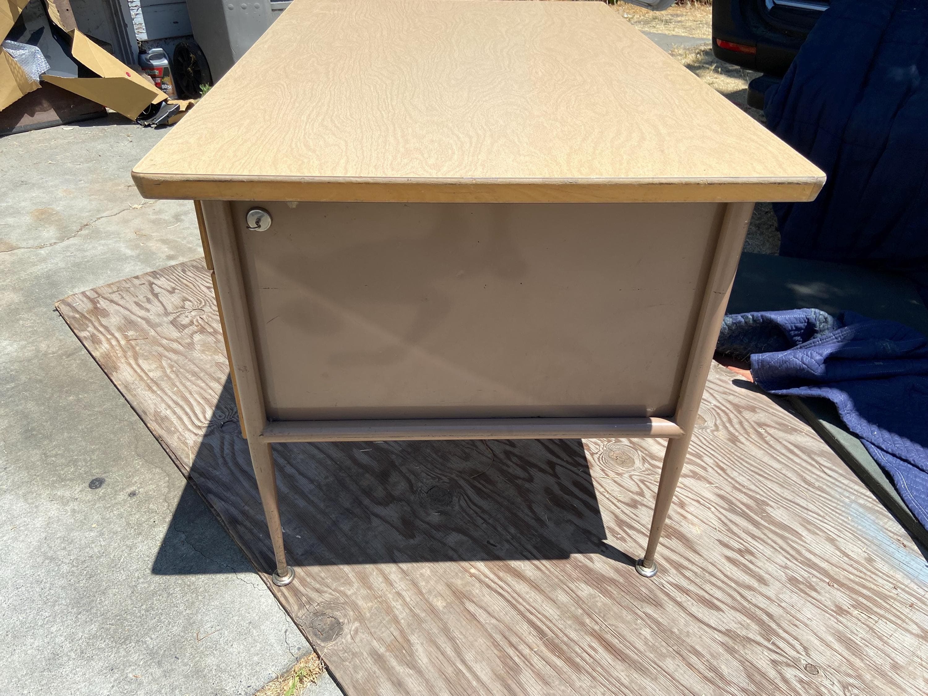 Raymond Loewy for Brunswick style teachers desk - Thumbnail 10