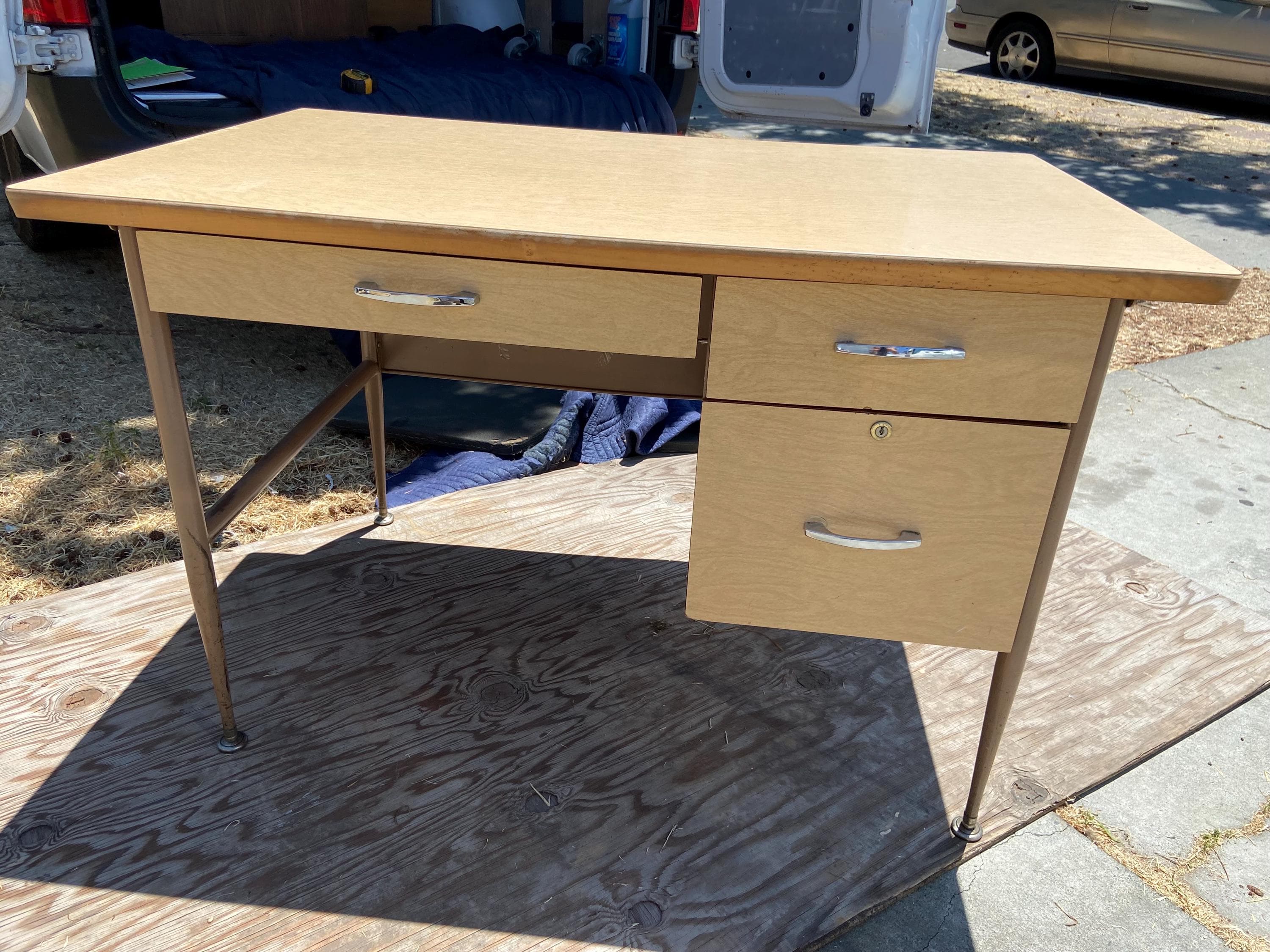 Raymond Loewy for Brunswick style teachers desk - Thumbnail 9