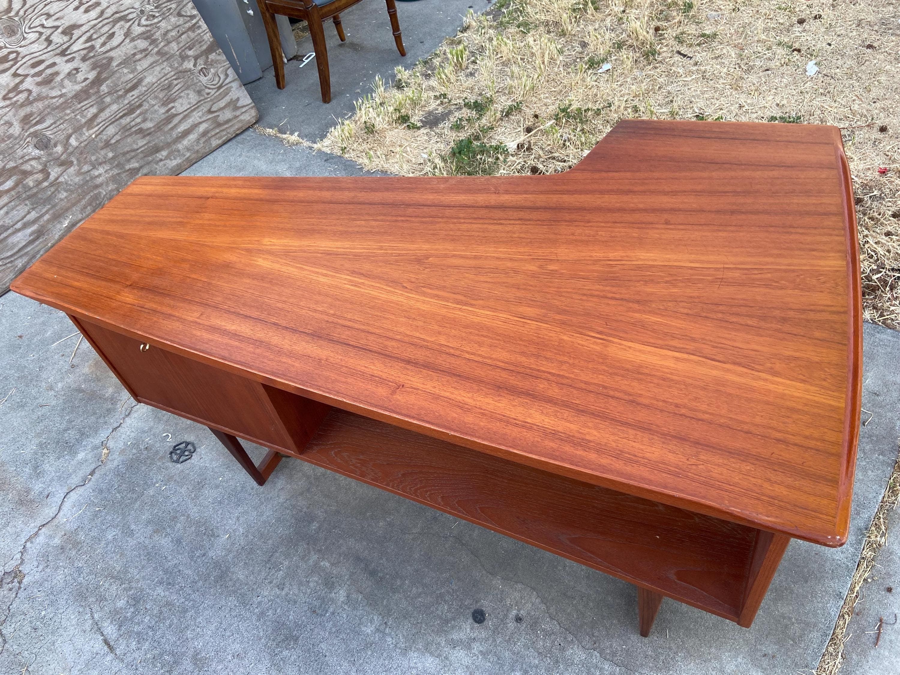 Peter Lovig Nielsen Mcm danish teak boomerang desk - Thumbnail 3